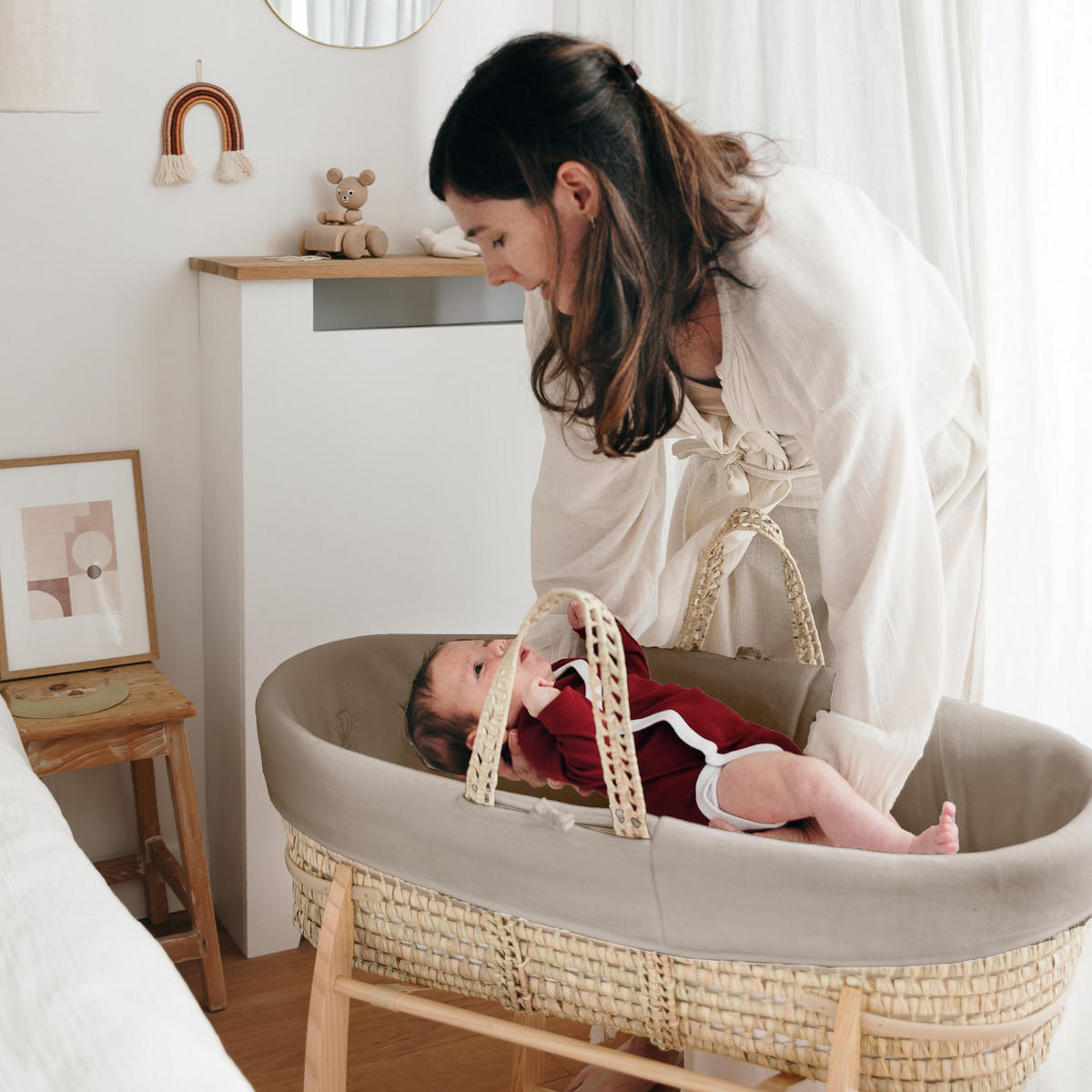BABYTRAGEKORB mit Holzgestell braun - Haselnussfarben, Naturmaterialien (29/78cm) - Premiers Moments
