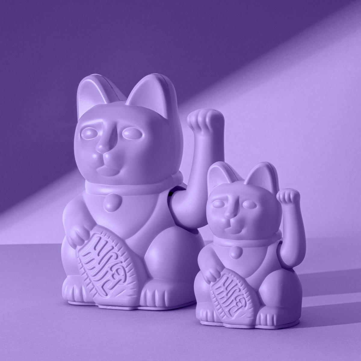 WINKEKATZE Lucky Cat Mini Maneki Neko, Kunststoff, Lilac, 9.8 cm - Lila, Kunststoff (6.7/9.8/5.2cm) - Donkey Products