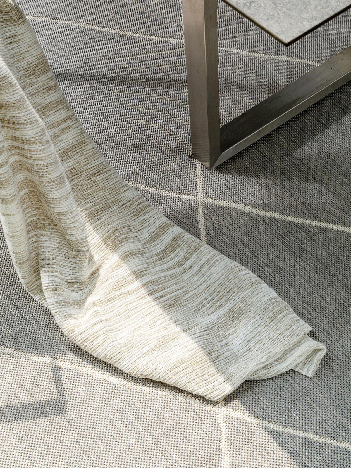 OUTDOORTEPPICH Metro Grau 200x290 cm - Grau, Textil (200/290cm) - benuta Nest