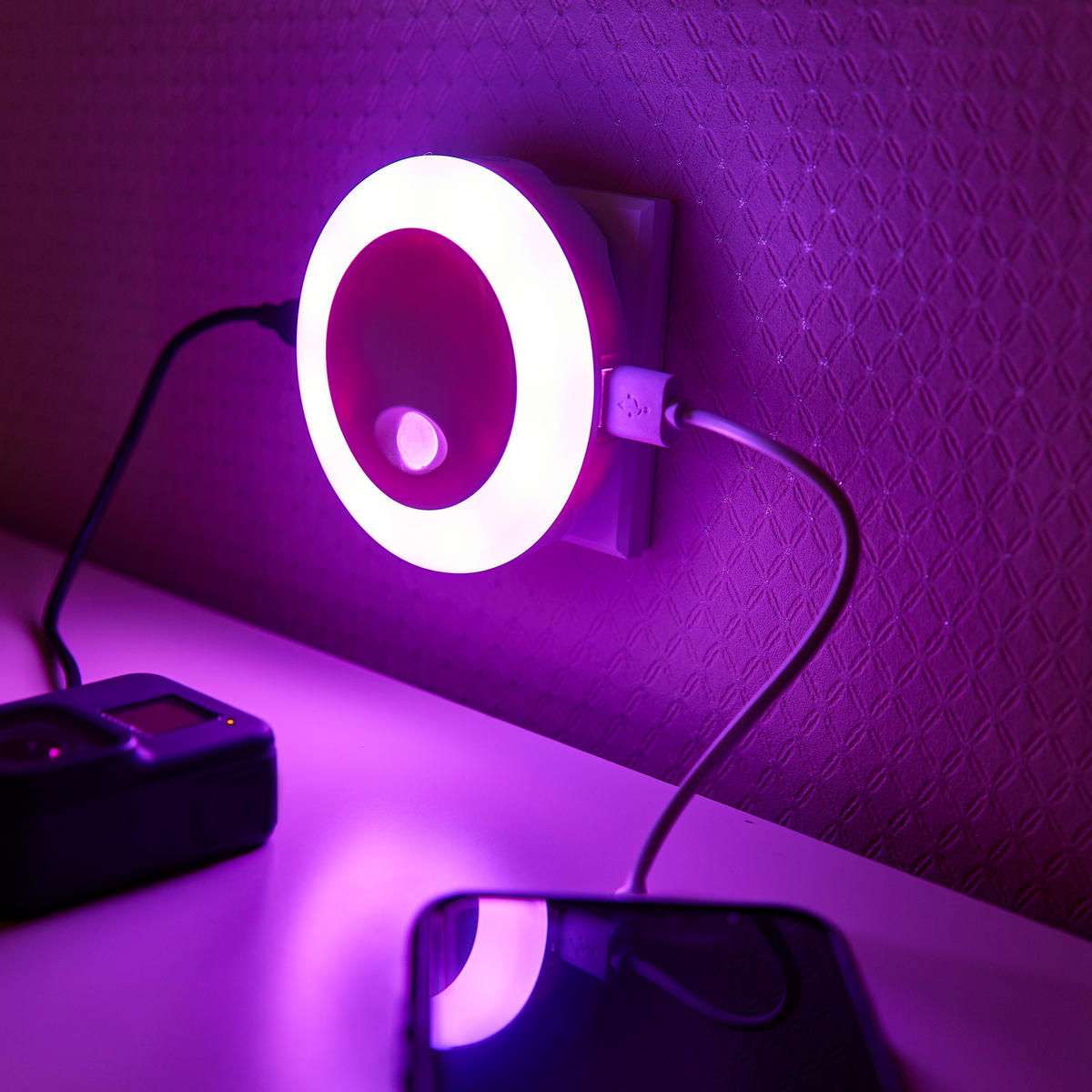 LED-NACHTLICHT - mit Bewegungsmelder und 2x USB-Ladeanschlüssen für warmweißes und buntes Licht, 2er-Set - Weiß, Kunststoff (6.7/9.3/9.3cm) - Northpoint