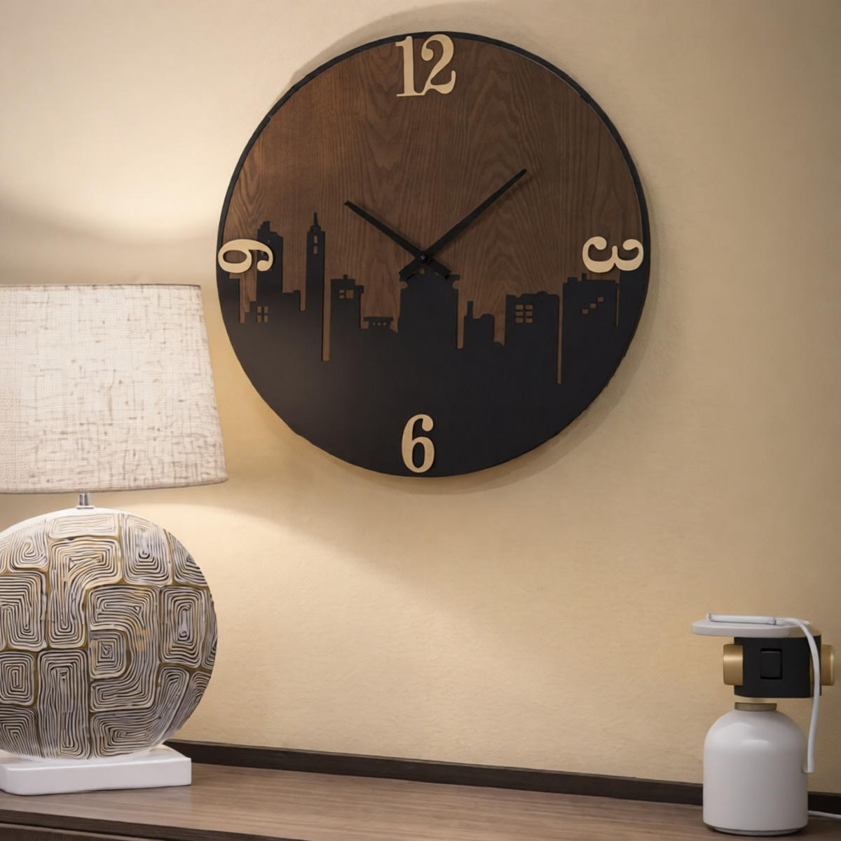 WANDUHR City, schwarz, braun und goldfarben, Eisen und MDF, 60 x 2 x 60 cm - Goldfarben/Schwarz, Holzwerkstoff/Metall (60/60/2cm) - Mauro Ferretti