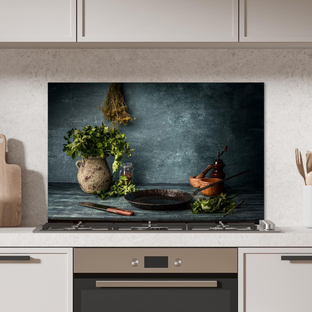 SPRITZSCHUTZ KÜCHE Kräuter - Gewürze - Pfanne - Messer - Grau - Rustikal 80x55 cm - Petrol, Metall (80/0.3/55cm) - MuchoWow