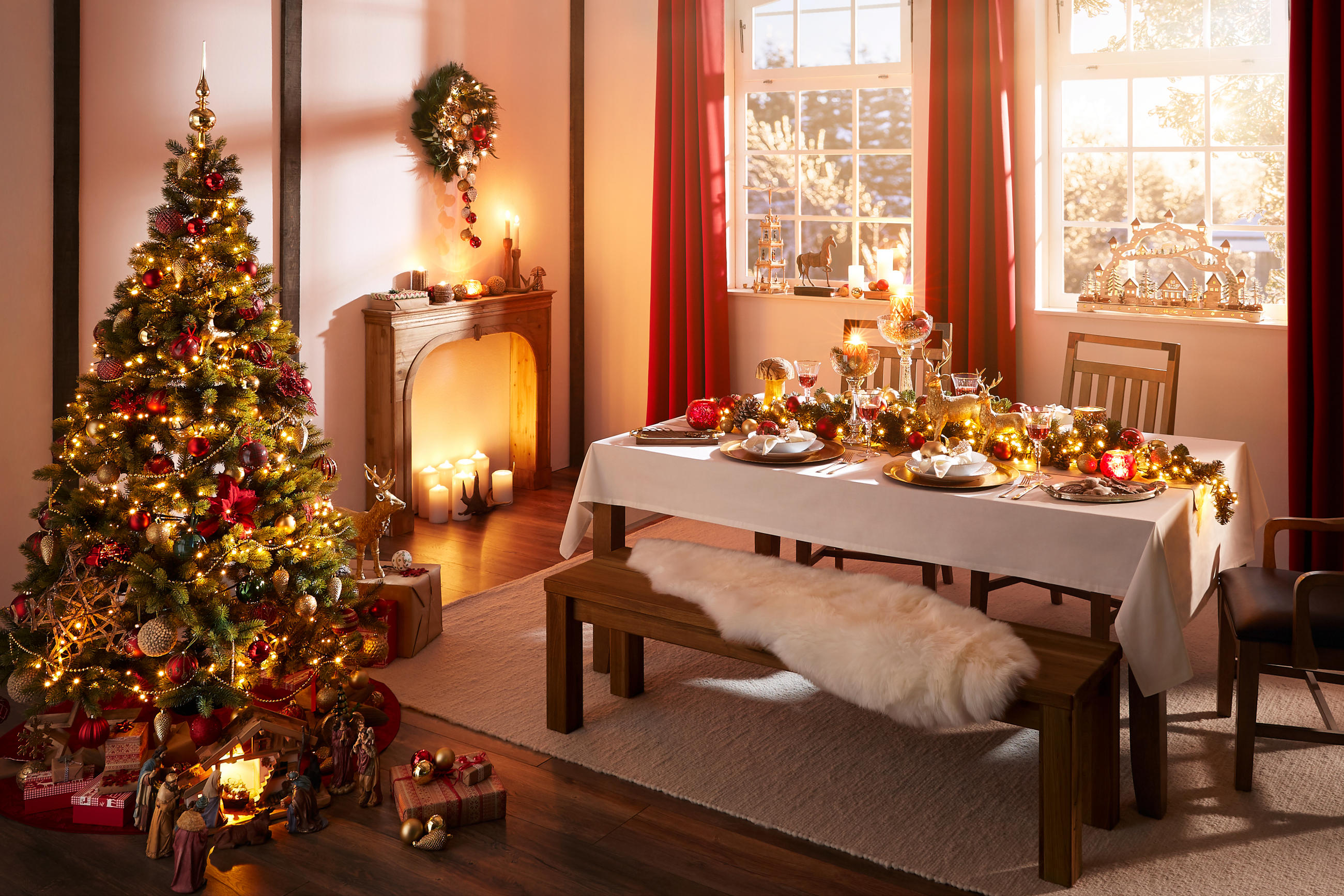 Weihnachtlich gedeckter Tisch
