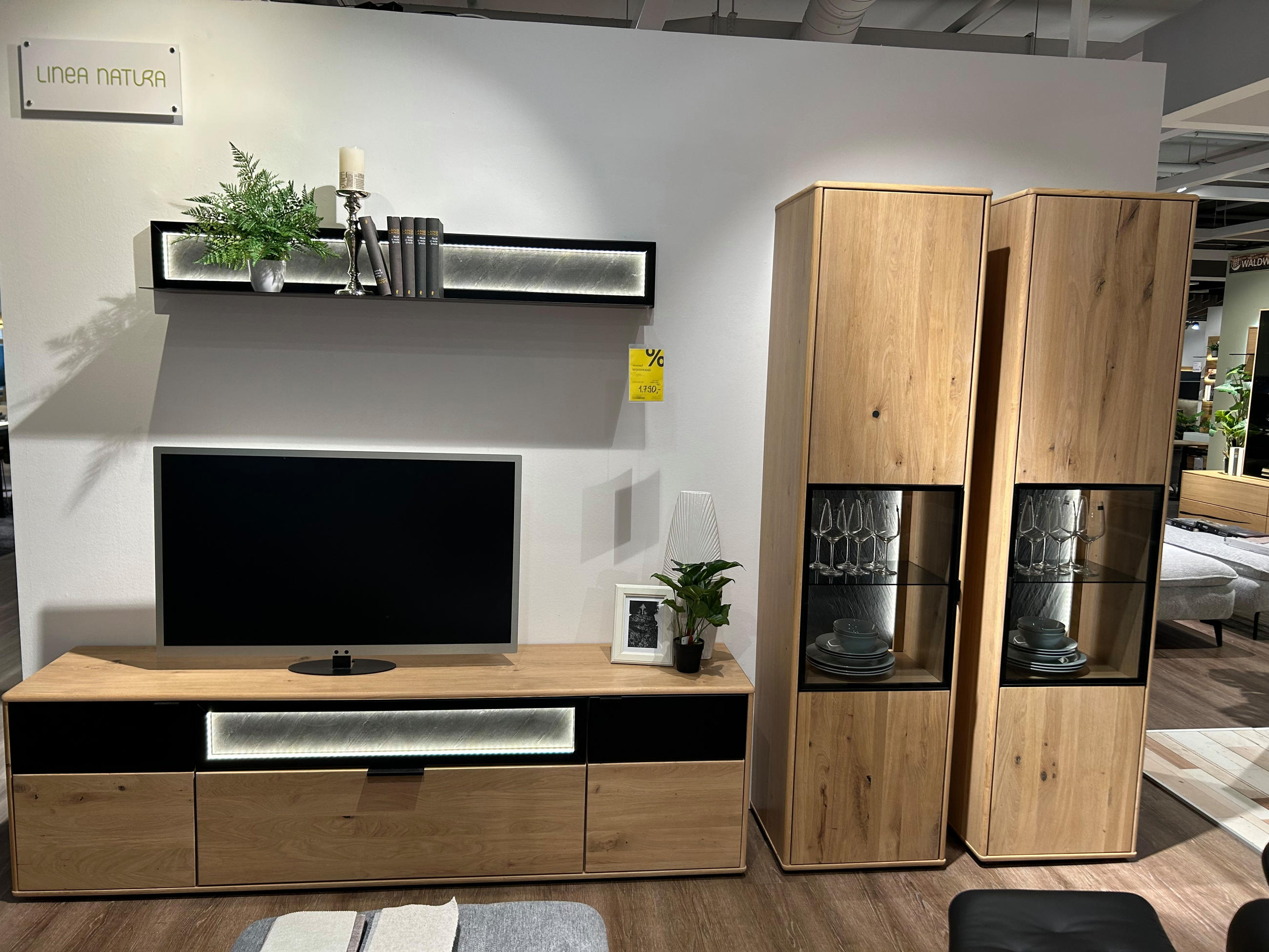 WOHNWAND NAKURI - Linea Natura