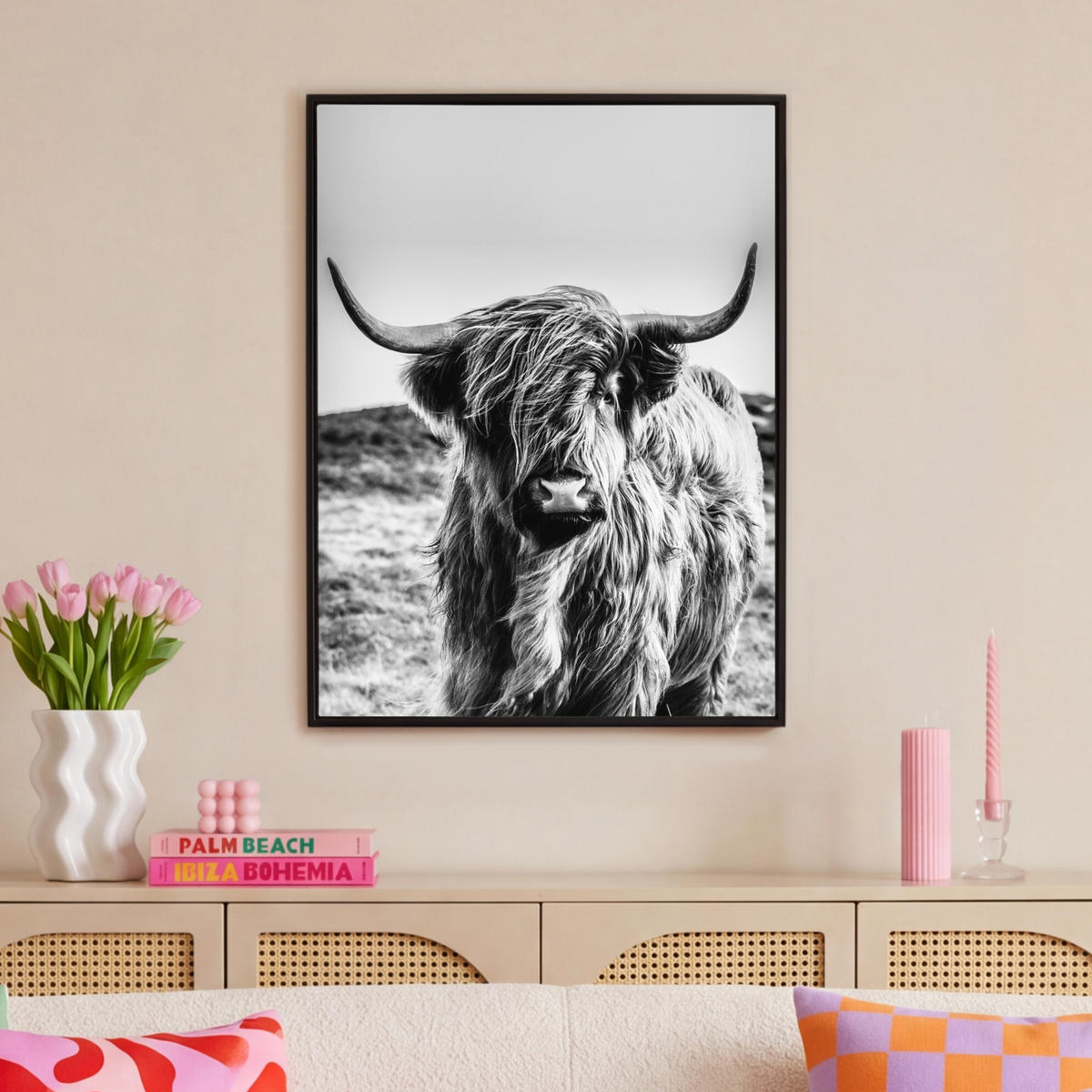 LEINWAND Bilder mit Rahmen - Kuh - Schottischer Hochländer - Schwarz - Weiß - Tier - Natur - Wildtiere - 70x100 - Schwarz, Textil (70/100cm) - MuchoWow