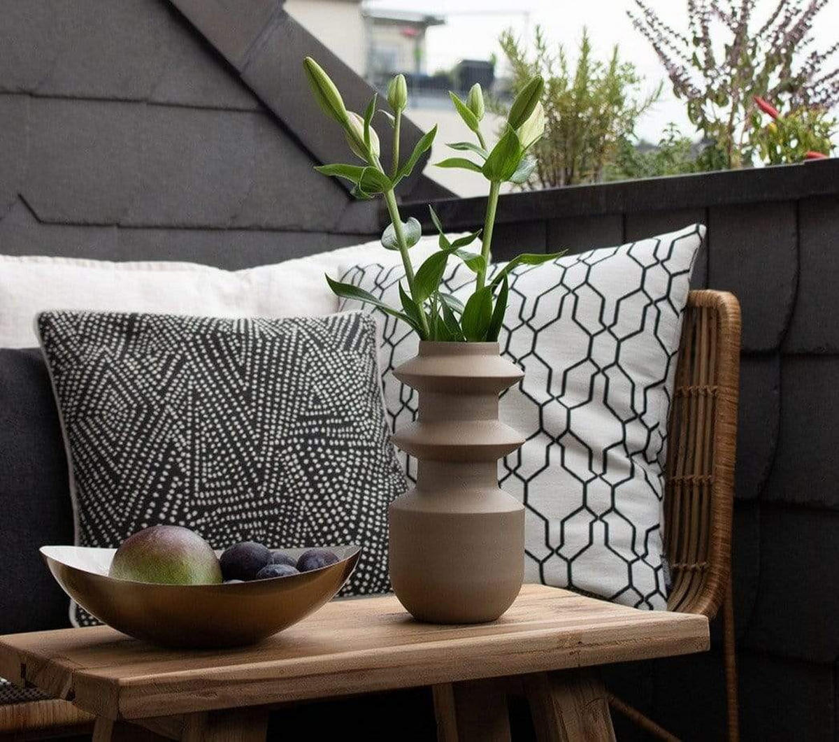 VASE Zeytin in Olive 11/21,5 cm - Beige, Metall (21.5cm) - LaLe Living