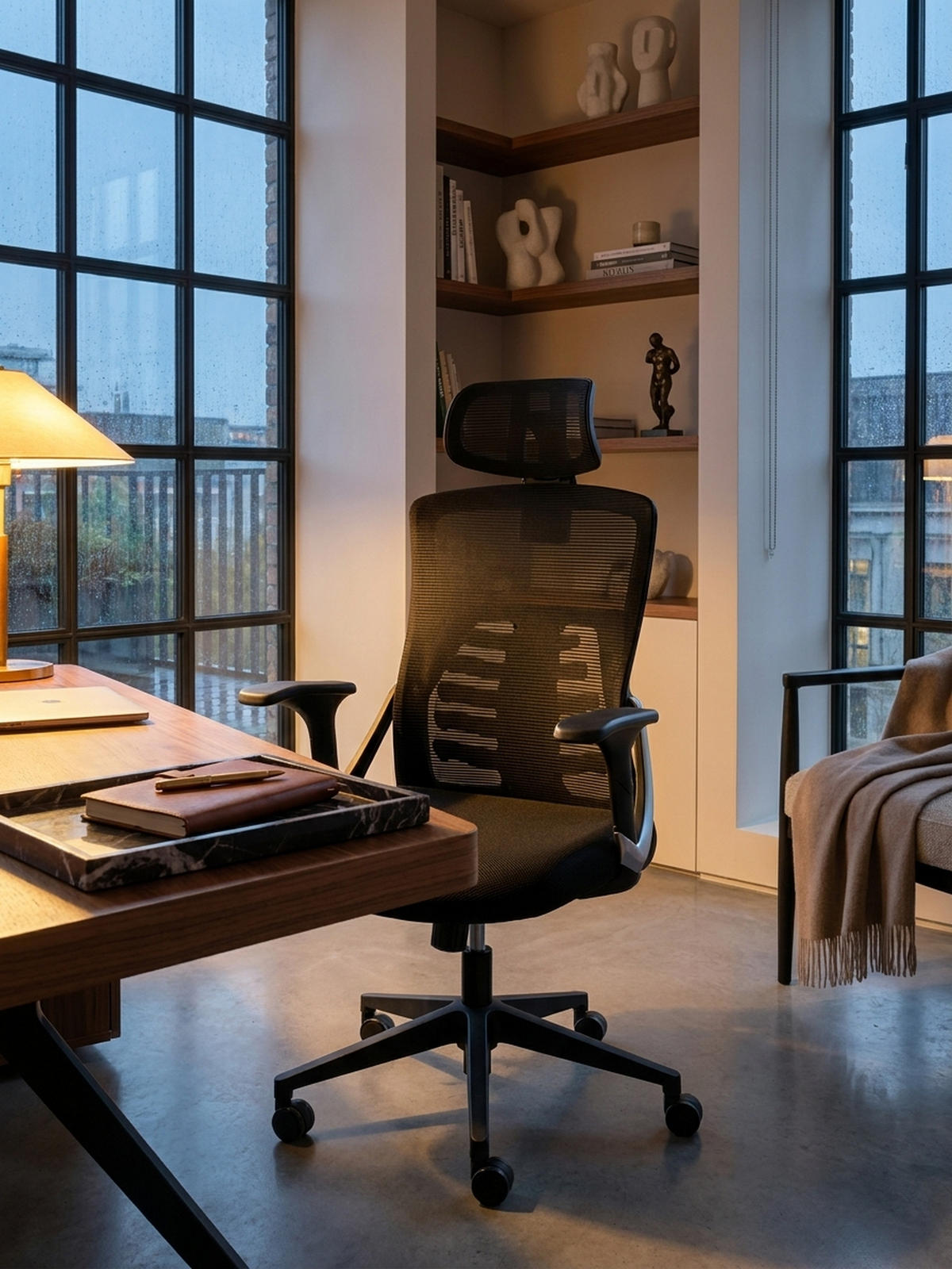 BÜRODREHSTUHL Schwarz Mesh mit Wippmechanik, Kopfstütze und 4-fach Lordosenstütze ASTRA - Schwarz, Kunststoff/Textil (65/123/65cm) - KADIMA DESIGN