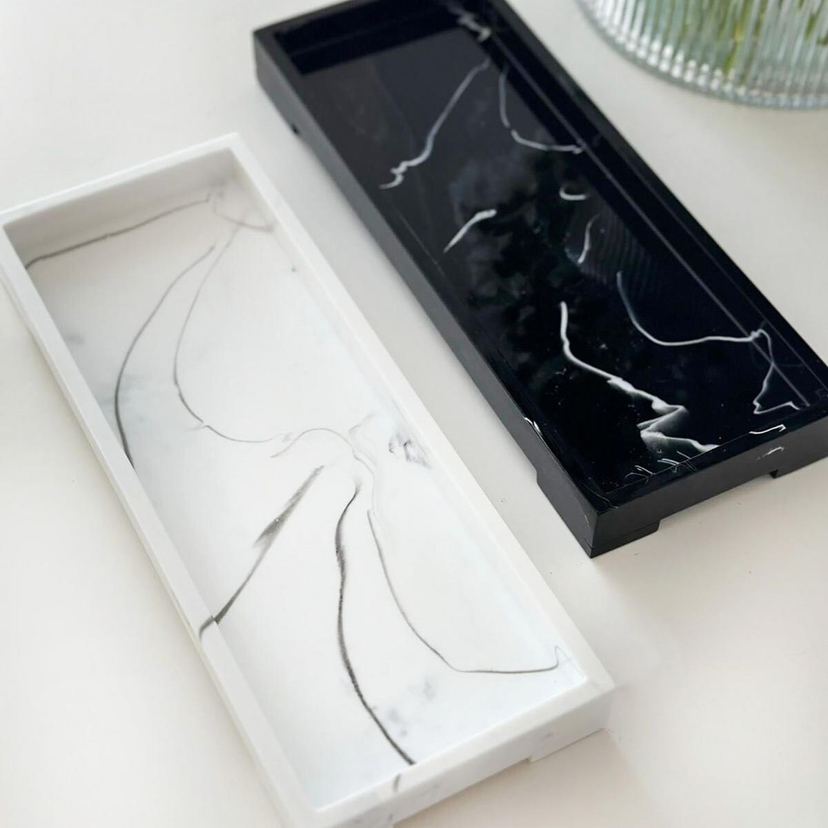 AUFBEWAHRUNGSTABLETT Kosmetik Organizer 29.5/11.2/3 cm - Weiß, Kunststoff (29.5/11.2/3cm) - Intirilife