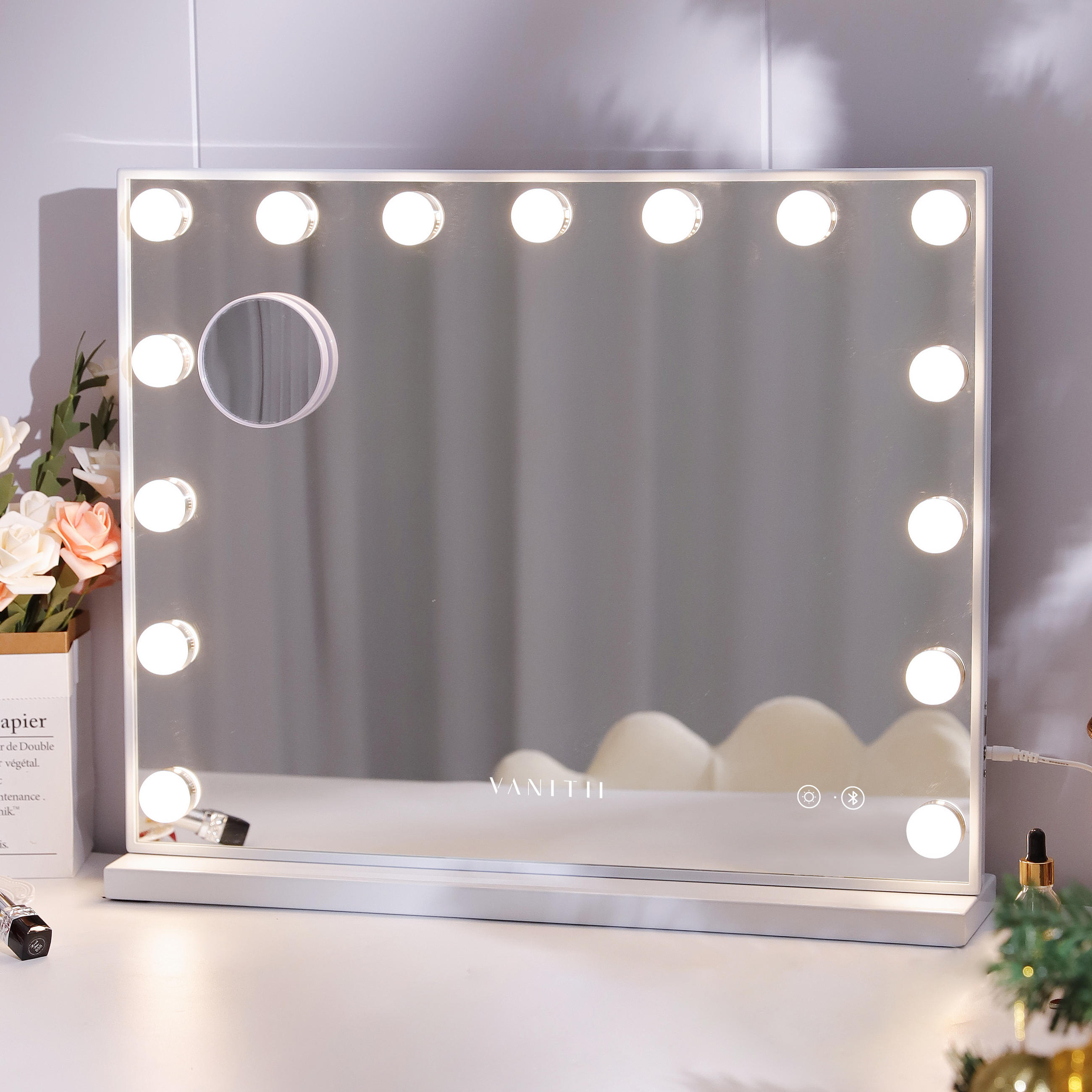 SCHMINKSPIEGEL mit LED-Beleuchtung und Bluetooth weiß 58/46 cm - Weiß, Metall (58/46/3cm) - VANITII