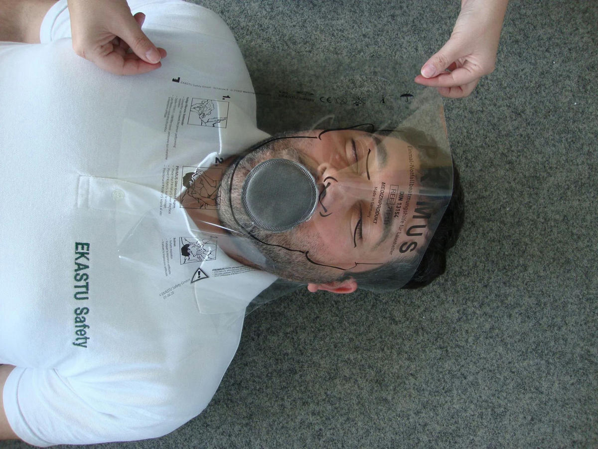 MUND-NASEN-SCHUTZ Einweg, Notfallbeatmung, DIN 13154 - Weiß, Textil (10.5/1/12.5cm) - Westfalia