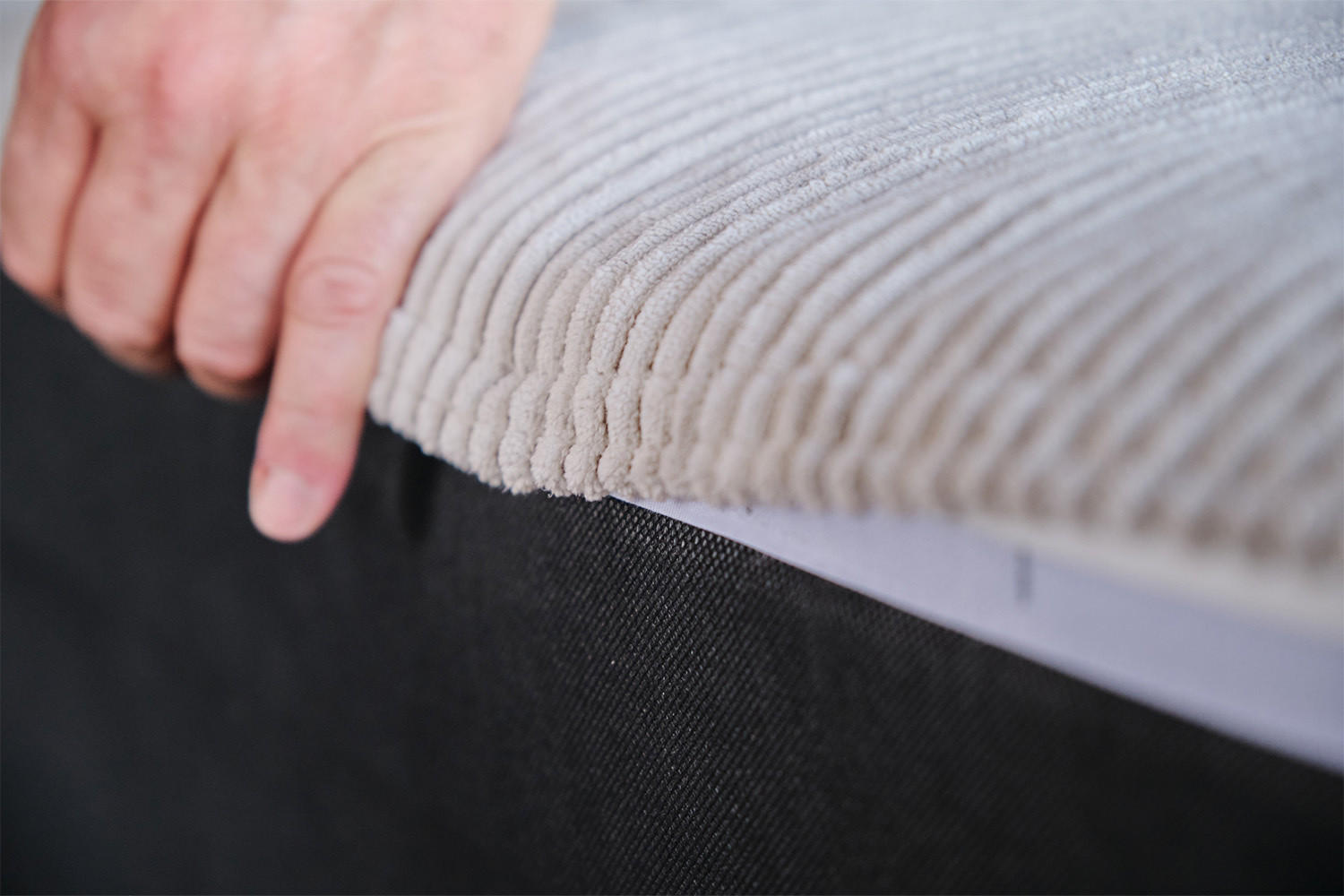 SITZELEMENT MODULSOFA WIOLO SOFT Hellgrau Cord - Hellgrau/Schwarz, Kunststoff/Textil (111/43/111cm) - KAWOLA