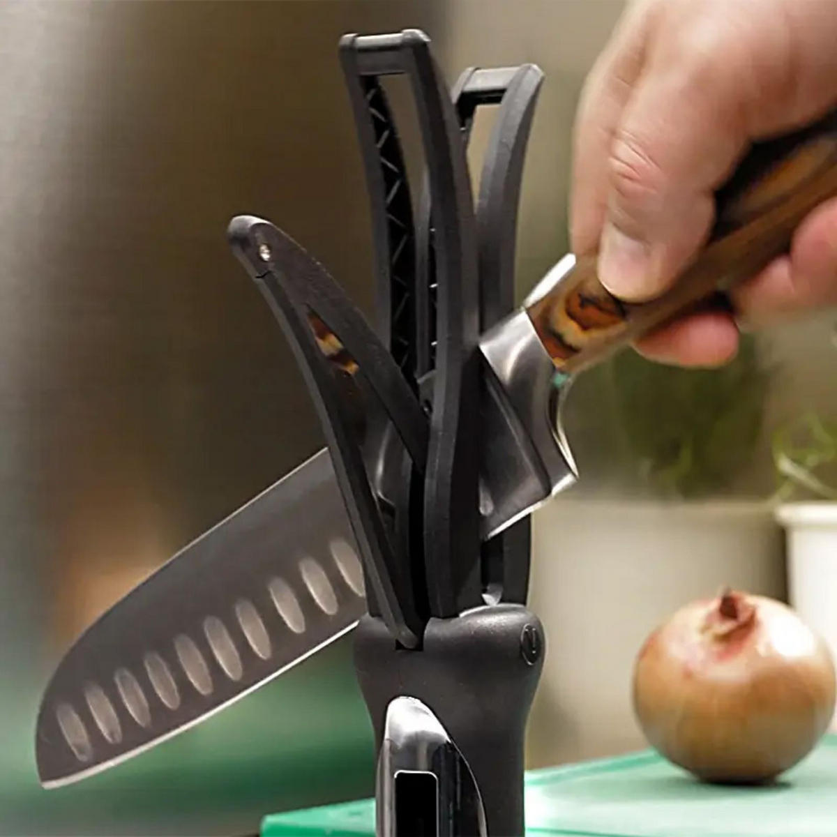 MESSERSCHÄRFER Crown schwarz - Schwarz, Kunststoff - Vulkanus