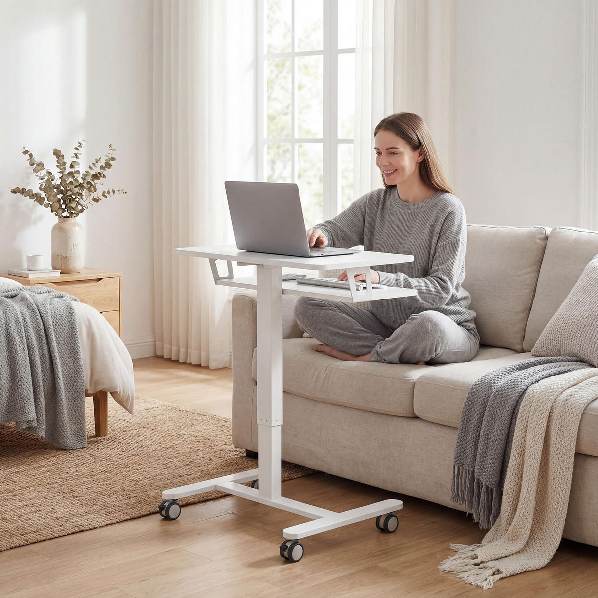 COMPUTERTISCH Weiß höhenverstellbar mit Rollen und Tastaturauszug 65/60/107 cm - Weiß, Holzwerkstoff (60/65/107cm) - PANGIVO