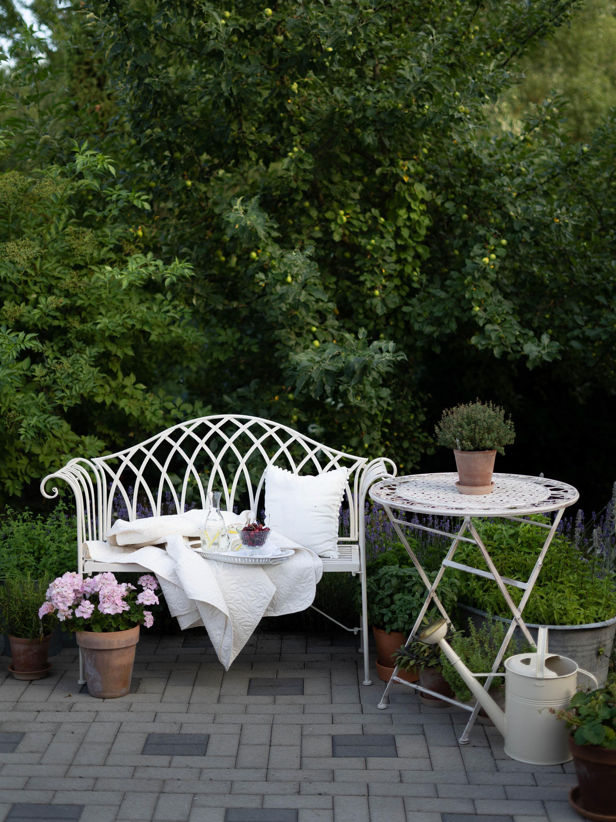 GARTENTISCH Metall Beige Trieste - Beige, Metall (70/70/76cm) - Beliani