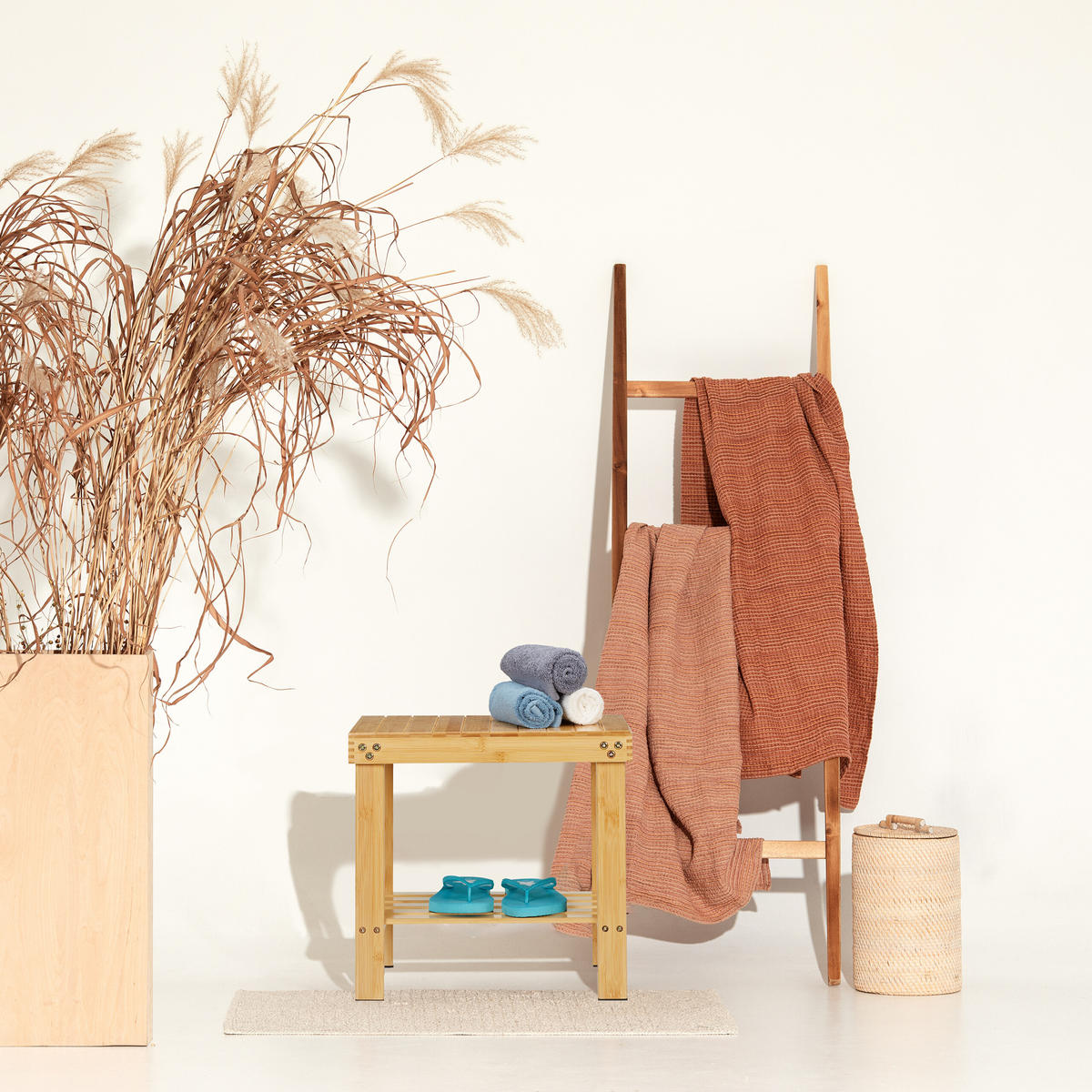 KOUPELNOVÁ stolička - světle hnědá, dřevo (44/41.5/28cm) - Relaxdays