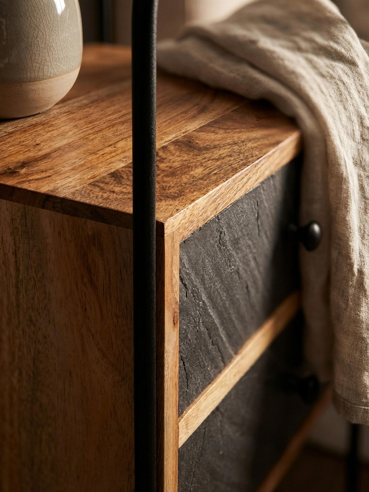 NACHTTISCH Massivholz Steinoptik 2 Schubladen Ablage Metallgestell, Akazie 40x30x60 cm - Schwarz/Akaziefarben, Holz/Metall (40/60/30cm) - KADIMA DESIGN