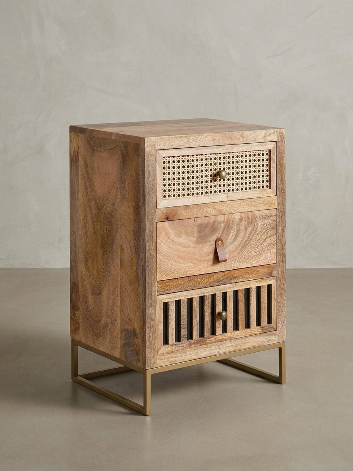 NACHTTISCH – Mango Massivholz/Rattan, 3 Schubladen, für Boxspringbett - Goldfarben/Braun, Holz/Metall (40/60/30cm) - KADIMA DESIGN