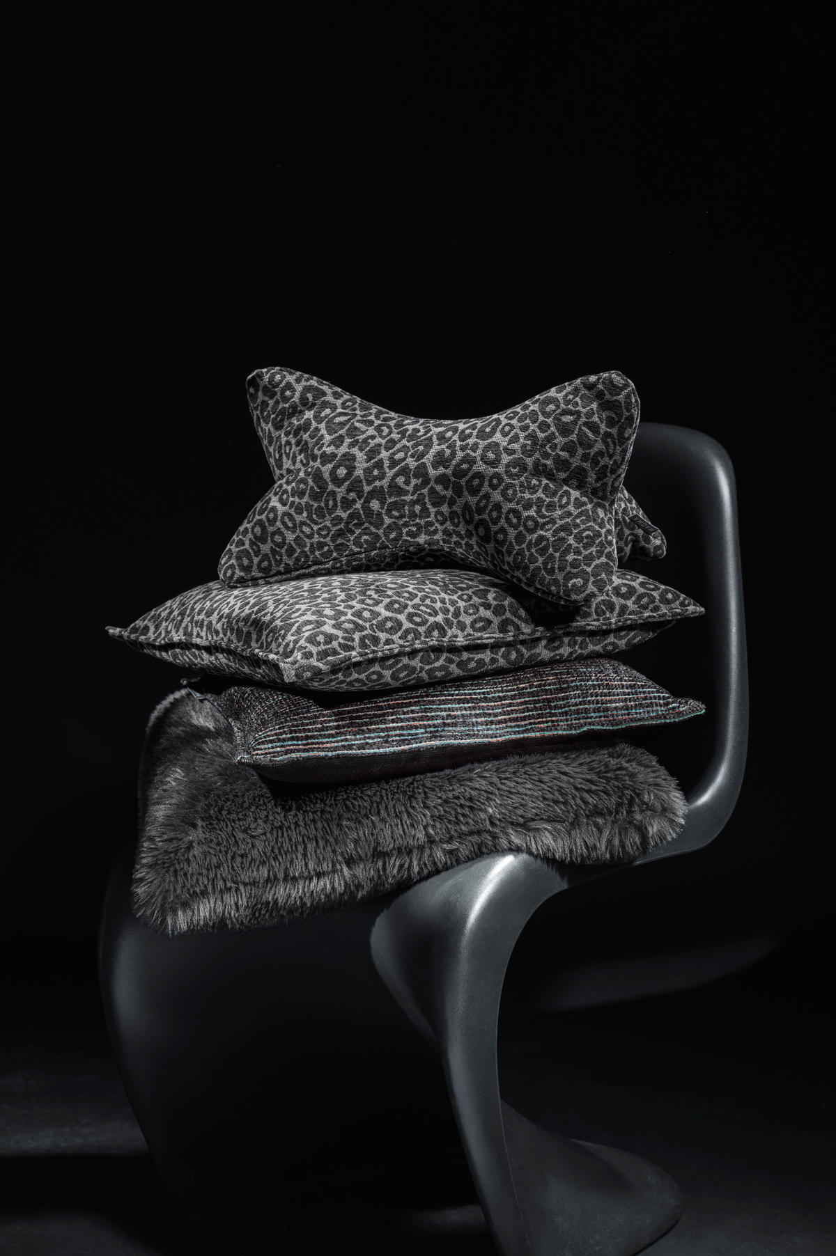 LESEKNOCHEN BAO - Anthrazit, Textil (22/42cm) - Magma Heimtexx