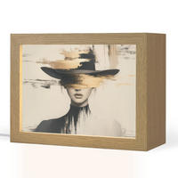 STOLNÍ LAMPA Žena - klobouk - barva 20x15 cm - hnědá, kompozitní dřevo (8/20/15cm) - OnlyWow
