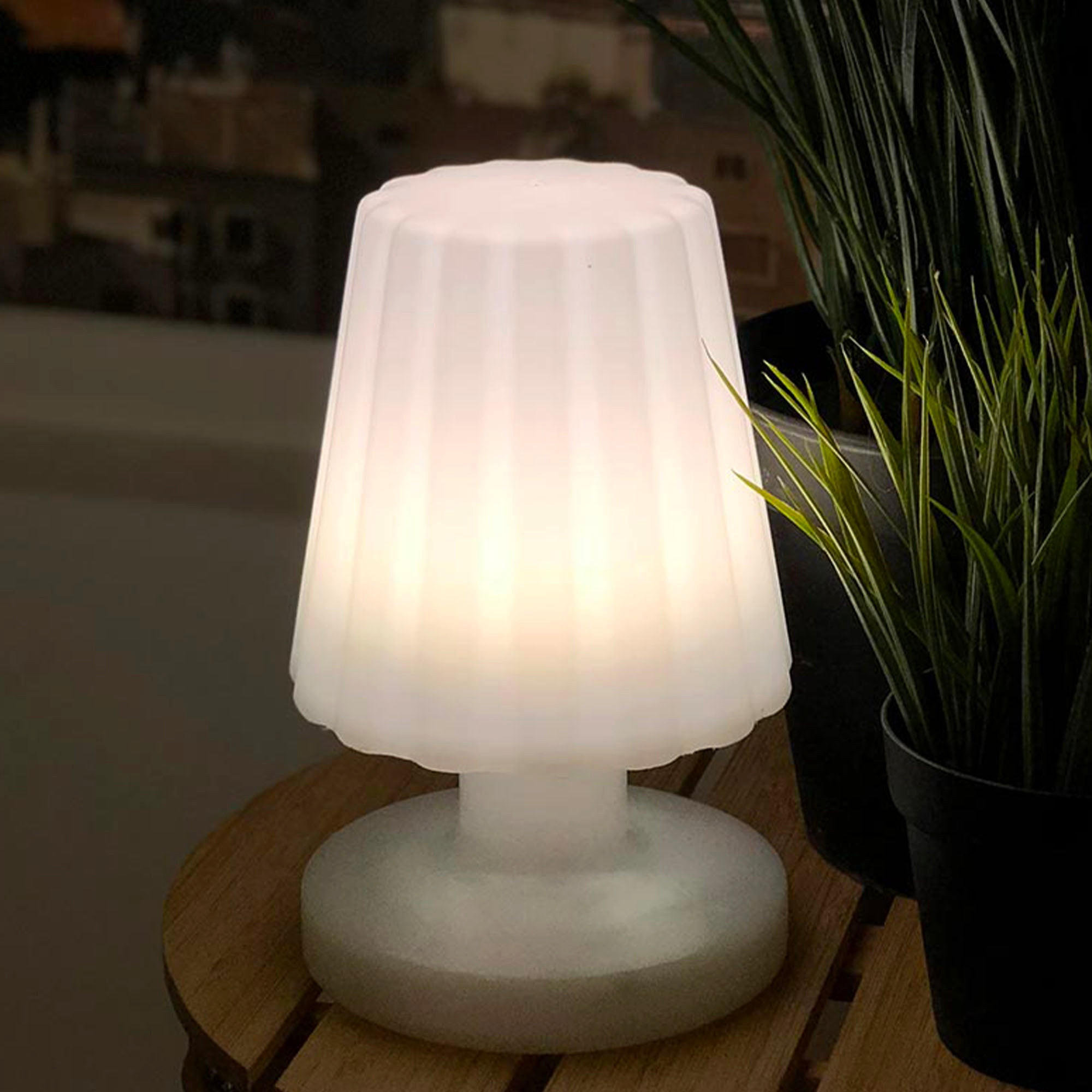 LED-TISCHLAMPE LADY weiß - Weiß, Kunststoff (13/13/22cm) - Lumisky