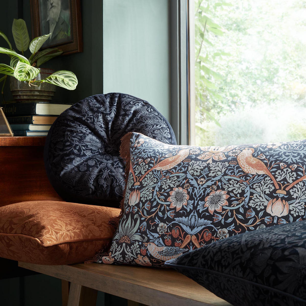 ZIERKISSEN Erdbeerdieb 40x60cm - Blau/Rot, Textil (60/40cm) - William Morris at Home