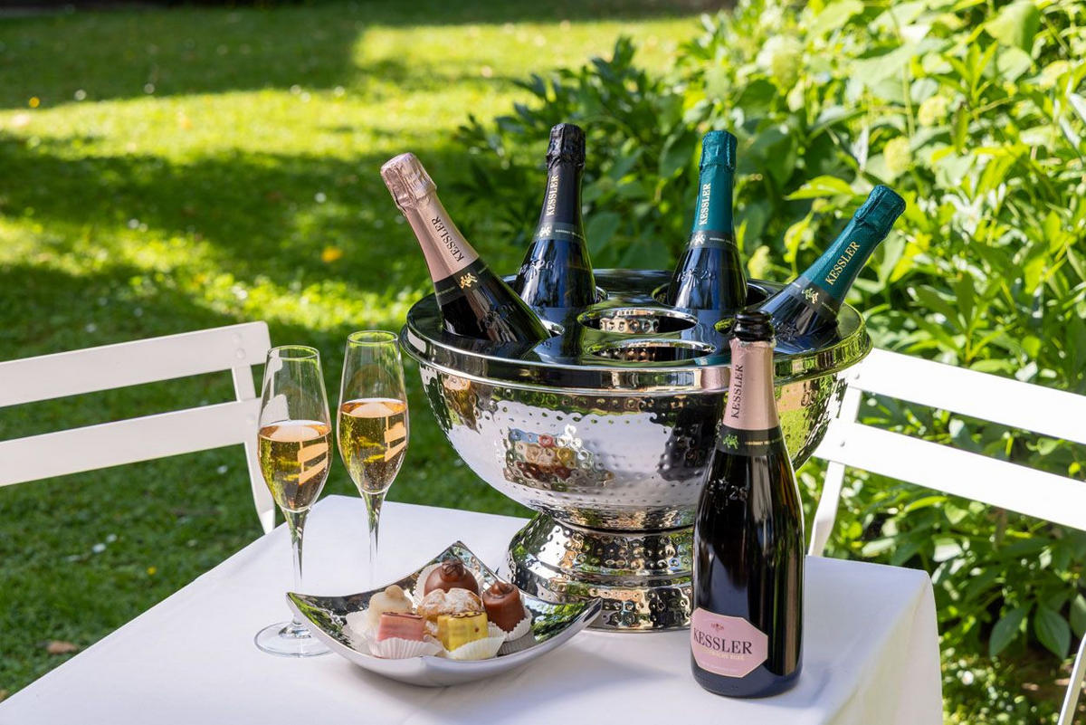 CHAMPAGNER-/FLASCHENKÜHLER Hammerschlag-Optik (H) 25 x (Ø) 41 cm mit Aufsatz - Silberfarben, Paraffin (41/25cm) - Hermann Bauer jun. Kollektion GmbH