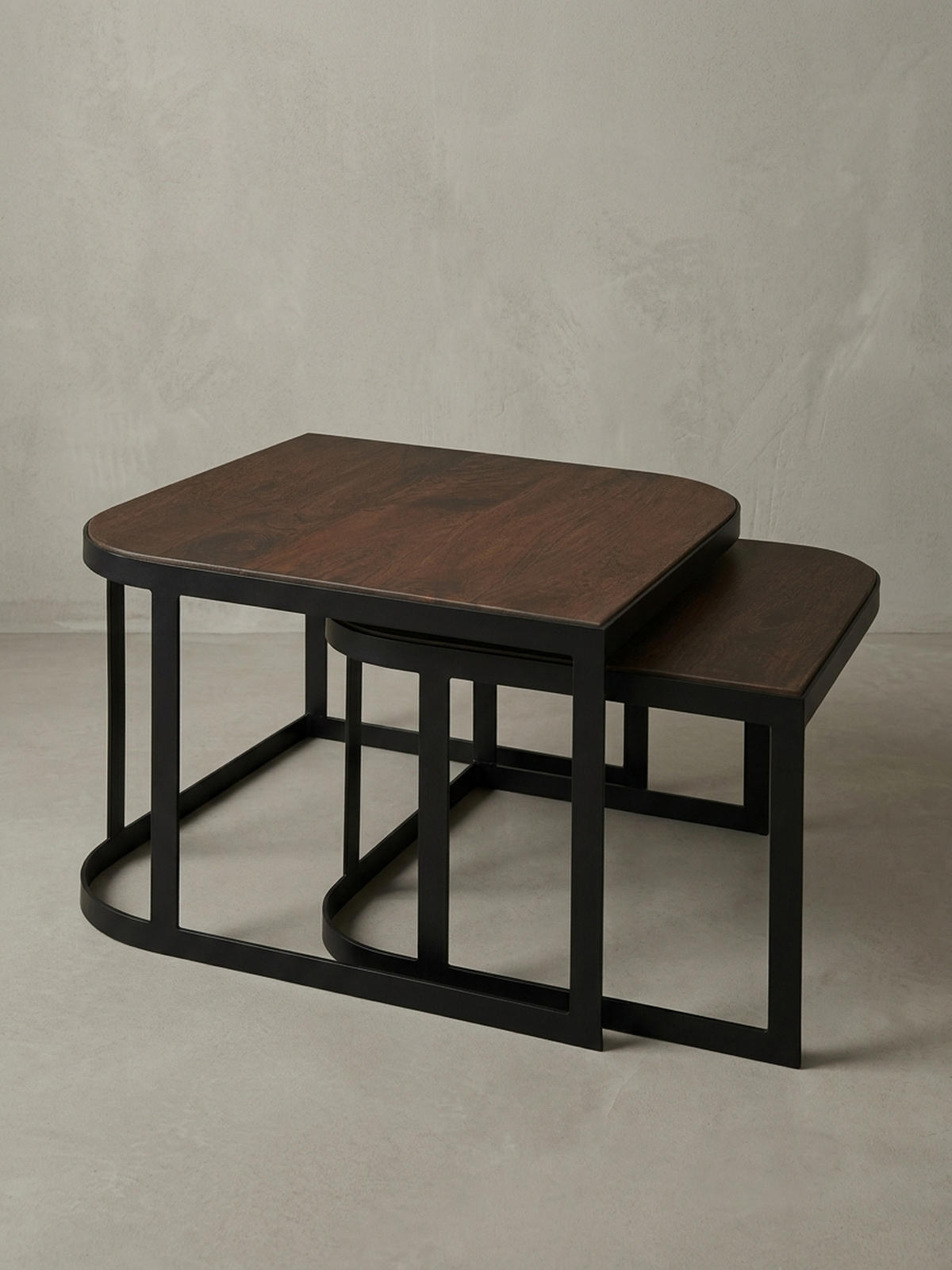 BEISTELLTISCH 2er Set Mango Massivholz Eisen Abgerundete Ecken TIMAVO, Schwarz - Schwarz, Holz/Metall (60/60/40cm) - KADIMA DESIGN