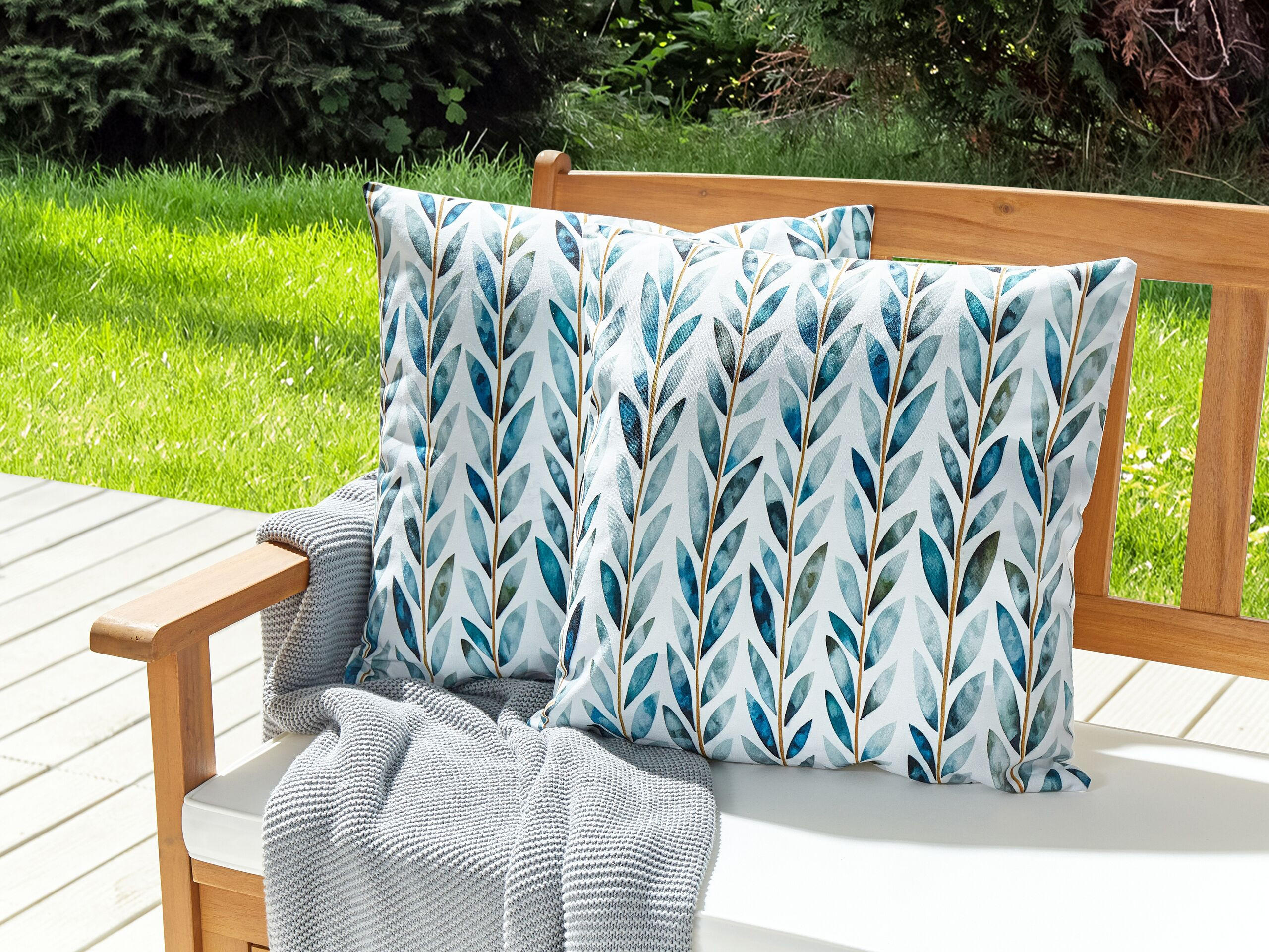 GARTENKISSEN 2er-Set Blattmotiv weiß/grün 45/45 cm Loano - Weiß, Textil (45/45cm) - Beliani