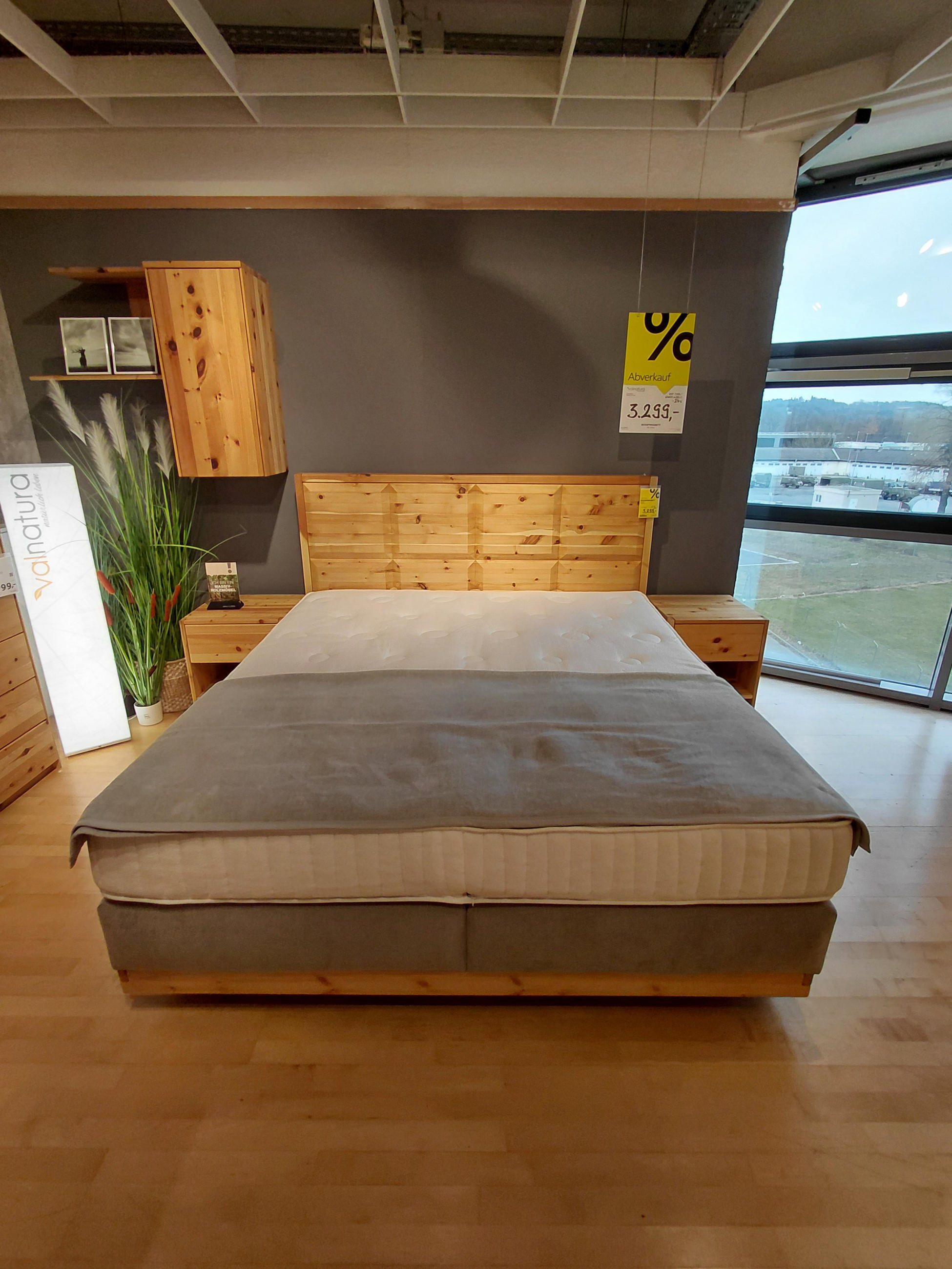 Boxspringbett mit 2 Nakos - Valnatura