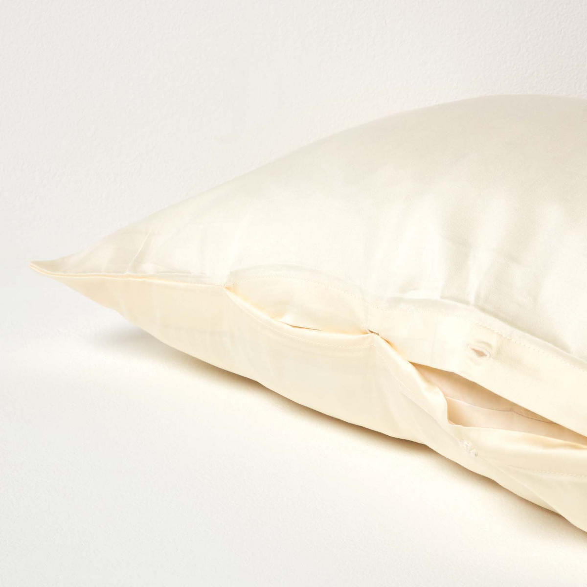 BIO-KISSENBEZUG für V-Form-Kissen, Satin, Fadendichte 400 - Creme, Textil (38/76cm) - Homescapes