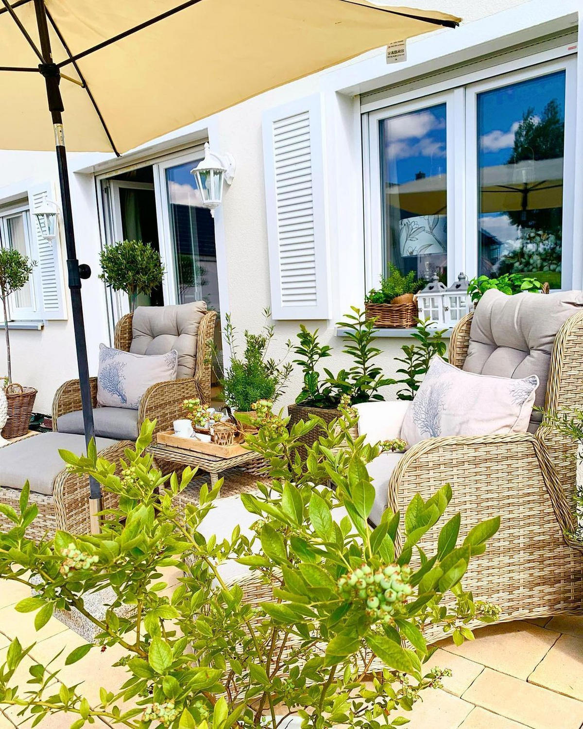 LOUNGE SADA 2-místná béžová Ponza - béžová, plast - Beliani