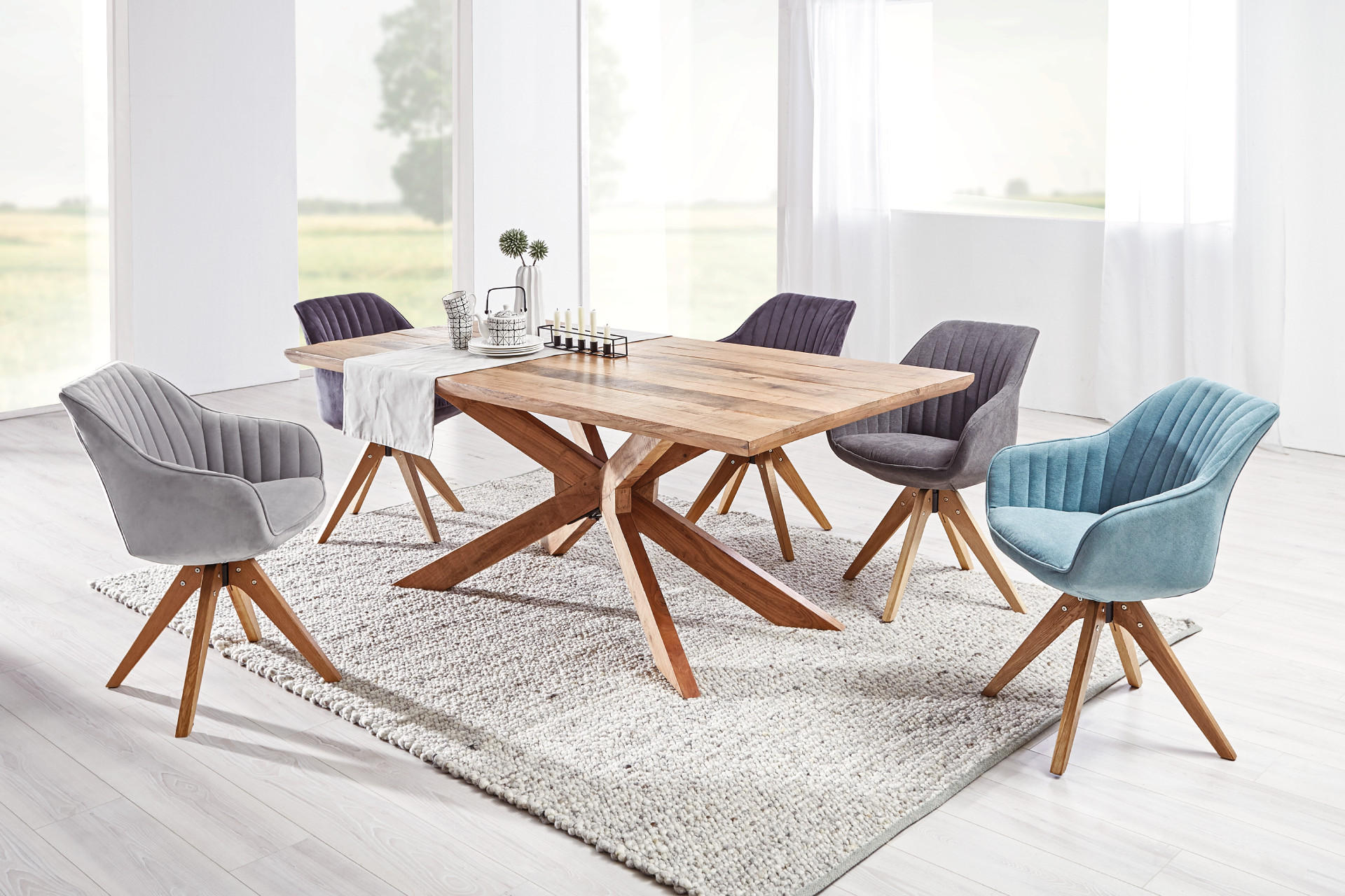 Perfektes Paar Tische und StÃ¼hle
