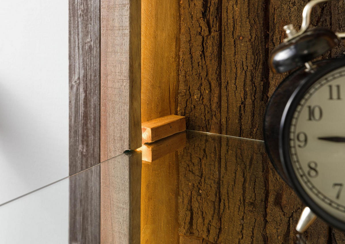 HÄNGEVITRINE Akazie 45x30x145 natur lackiert BARK #104 - Naturfarben, Holz (45/145/30cm) - Massivmoebel24
