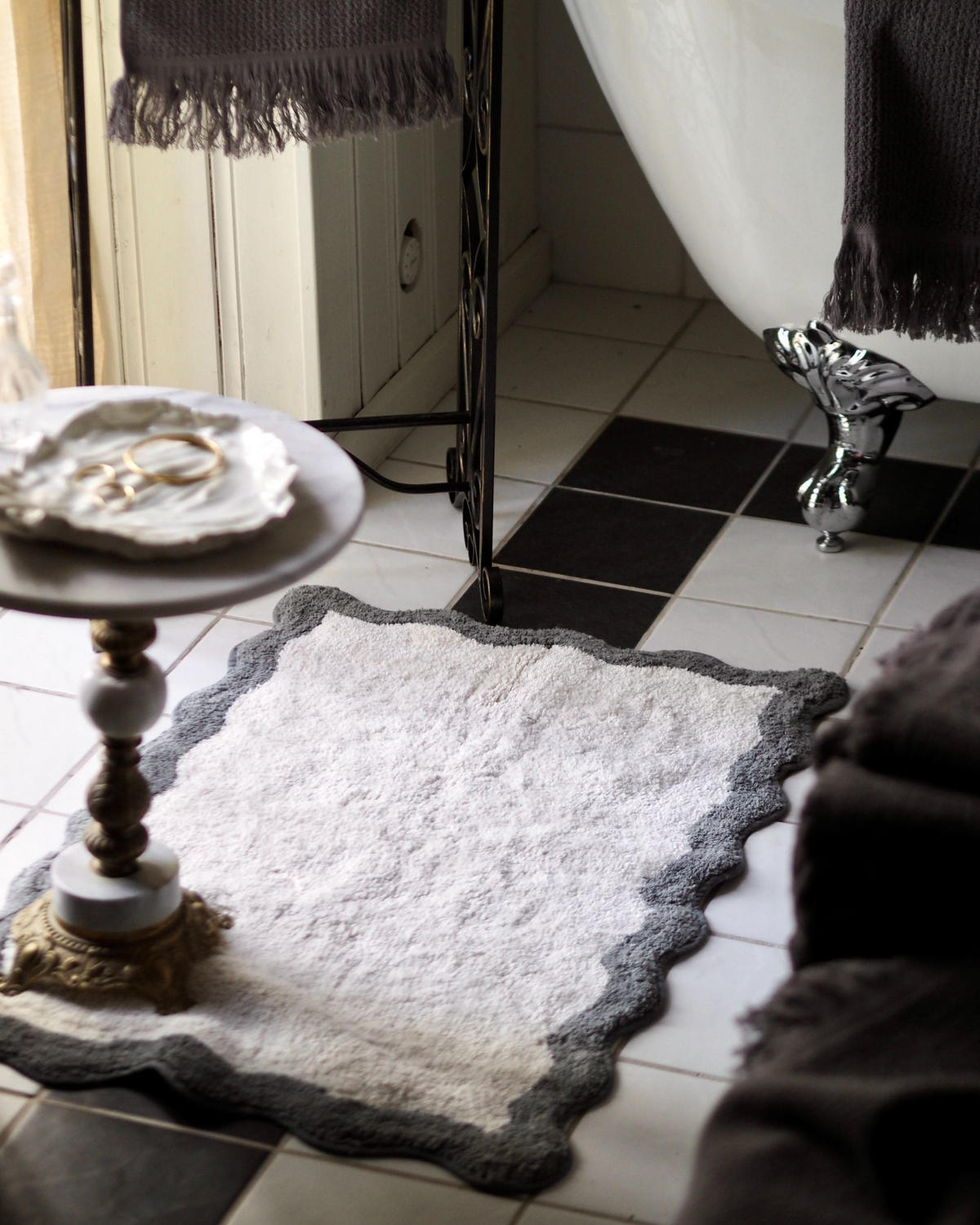 KOUPELNOVÁ PŘEDLOŽKA Šedá/Béžová 60/90 cm Bavlna Nangal - tmavě šedá/béžová, textil (60/90cm) - Beliani