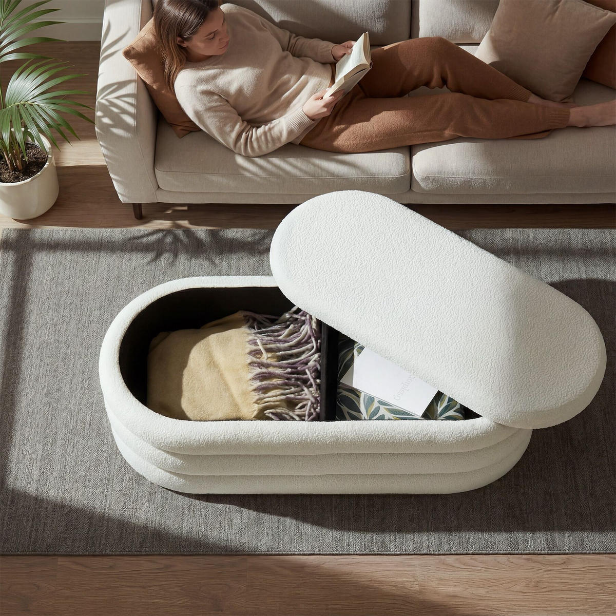 TRUHENBANK Altu,110 x 45 x 42 cm,Bouclé creme-weiß - Creme/Weiß, Holz (110/42/45cm) - tectake