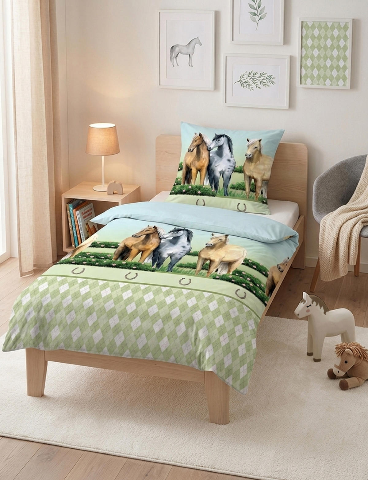 BETTWÄSCHE-GARNITUR Premium Linon Pferde pistaziengrün, 135x200 cm + 80x80 cm - Hellgrün, Textil (135/200cm) - biberna