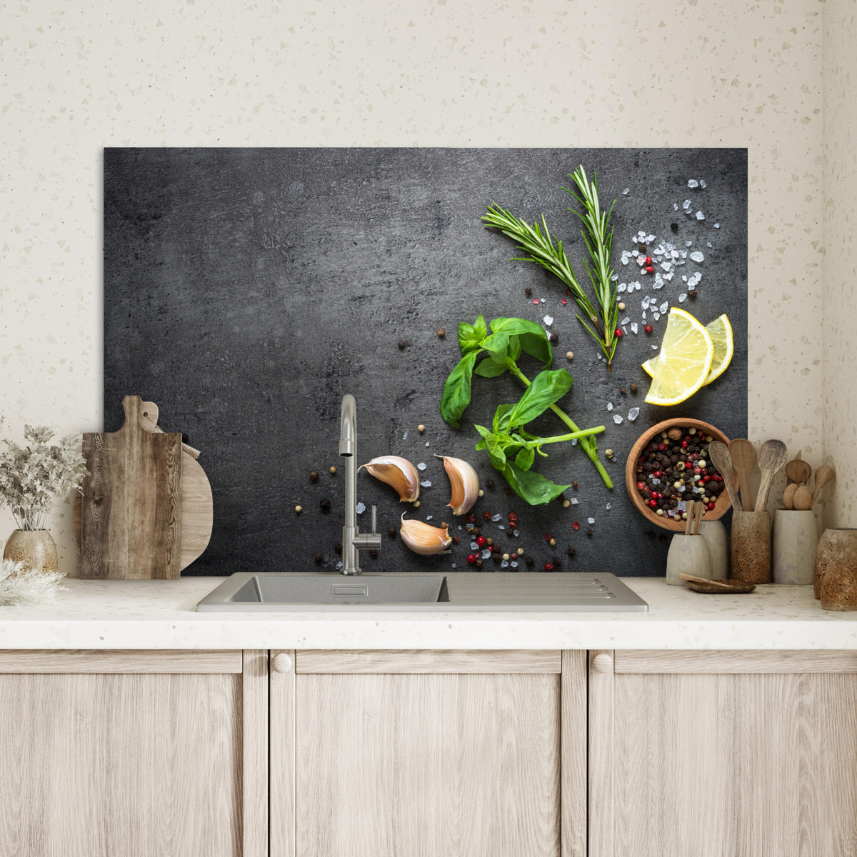 SPRITZSCHUTZ KÜCHE Limette - Kräuter - Gewürze - Grün - Grau - Beton 90x60 cm - Grün, Metall (90/0.3/60cm) - MuchoWow