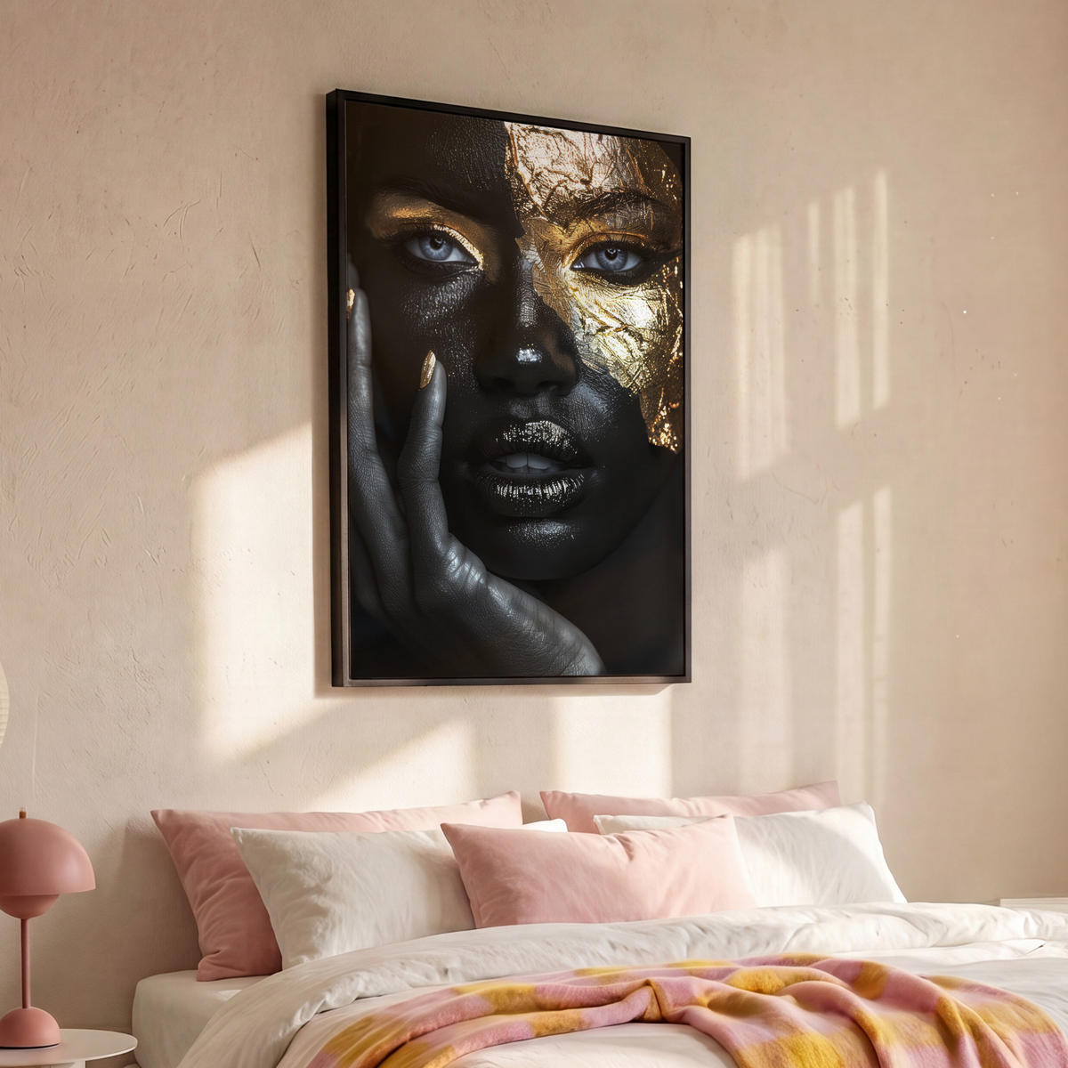 LEINWAND Bilder mit Rahmen - Frau - Gold - Porträt - Schwarz-Weiß - Luxus - 100x150 - Hellblau, Textil (100/150cm) - MuchoWow
