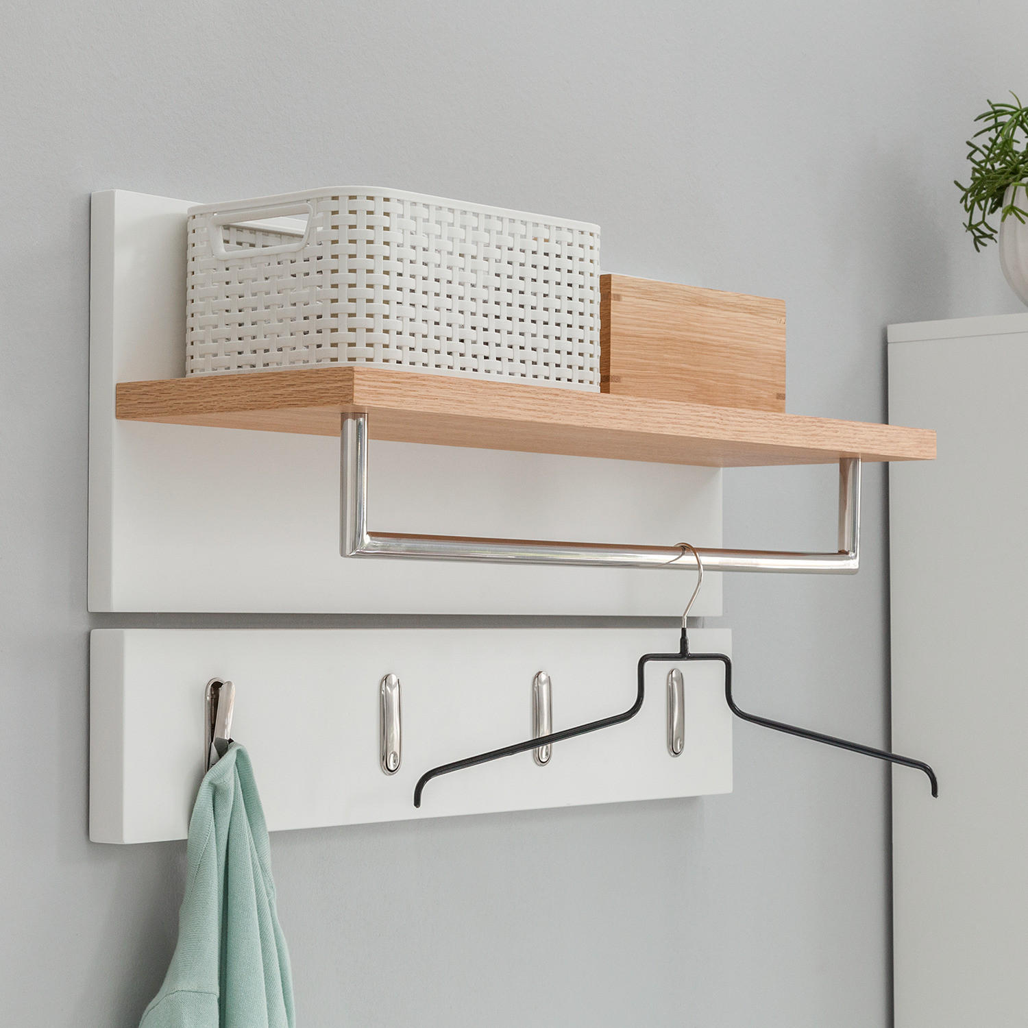 GARDEROBENLEISTE - Weiß, Holzwerkstoff (76/15/3.6cm) - home24