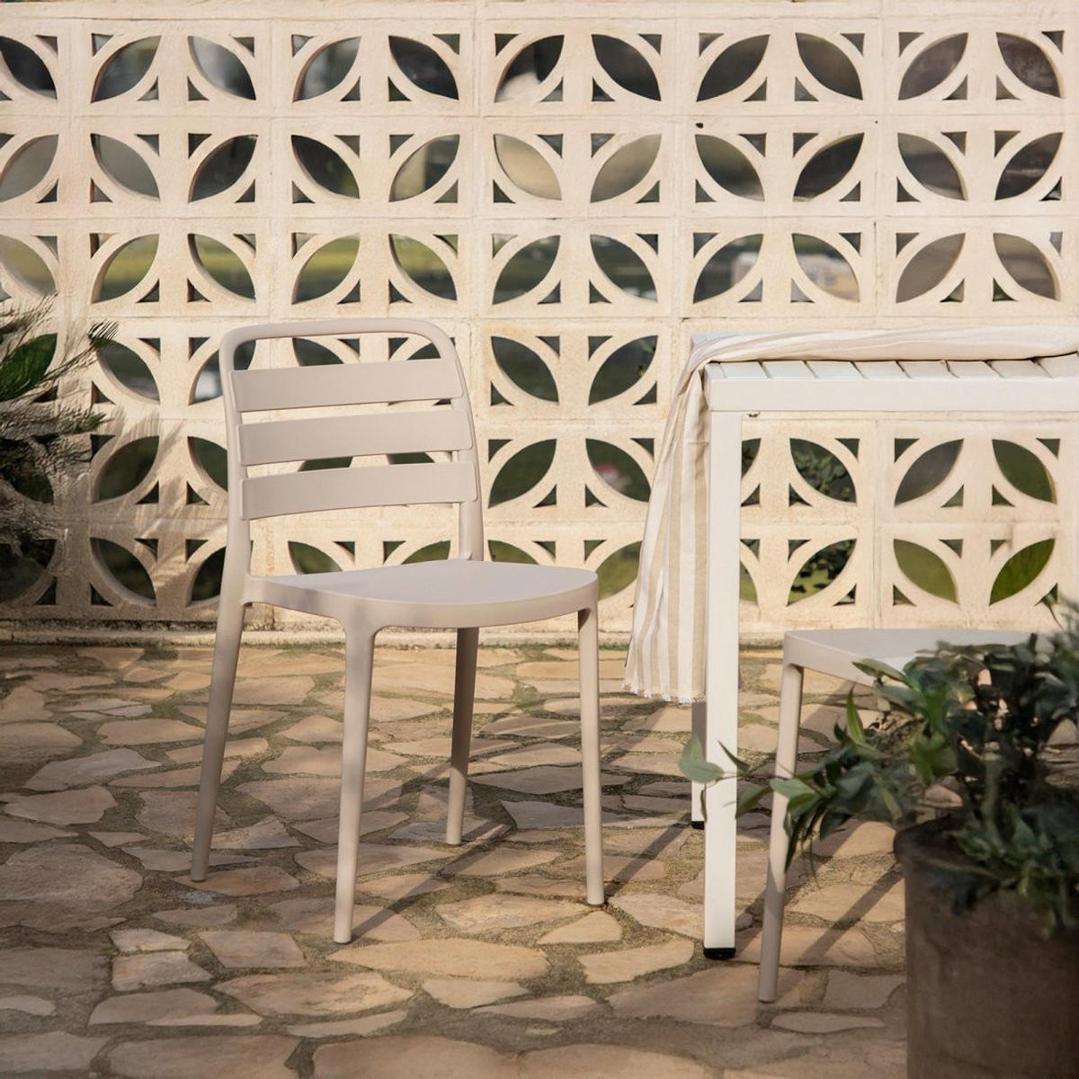 STUHL FÜR DRAUSSEN Zira Beige 42 cm x 80 cm - Beige, Kunststoff (42/80/52cm)