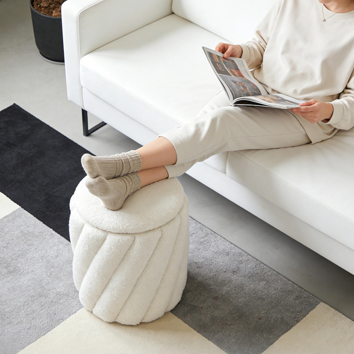 HOCKER mit Stauraum Rund Weiß - Weiß, Holzwerkstoff/Textil (40/45.5/40cm) - Hometopia