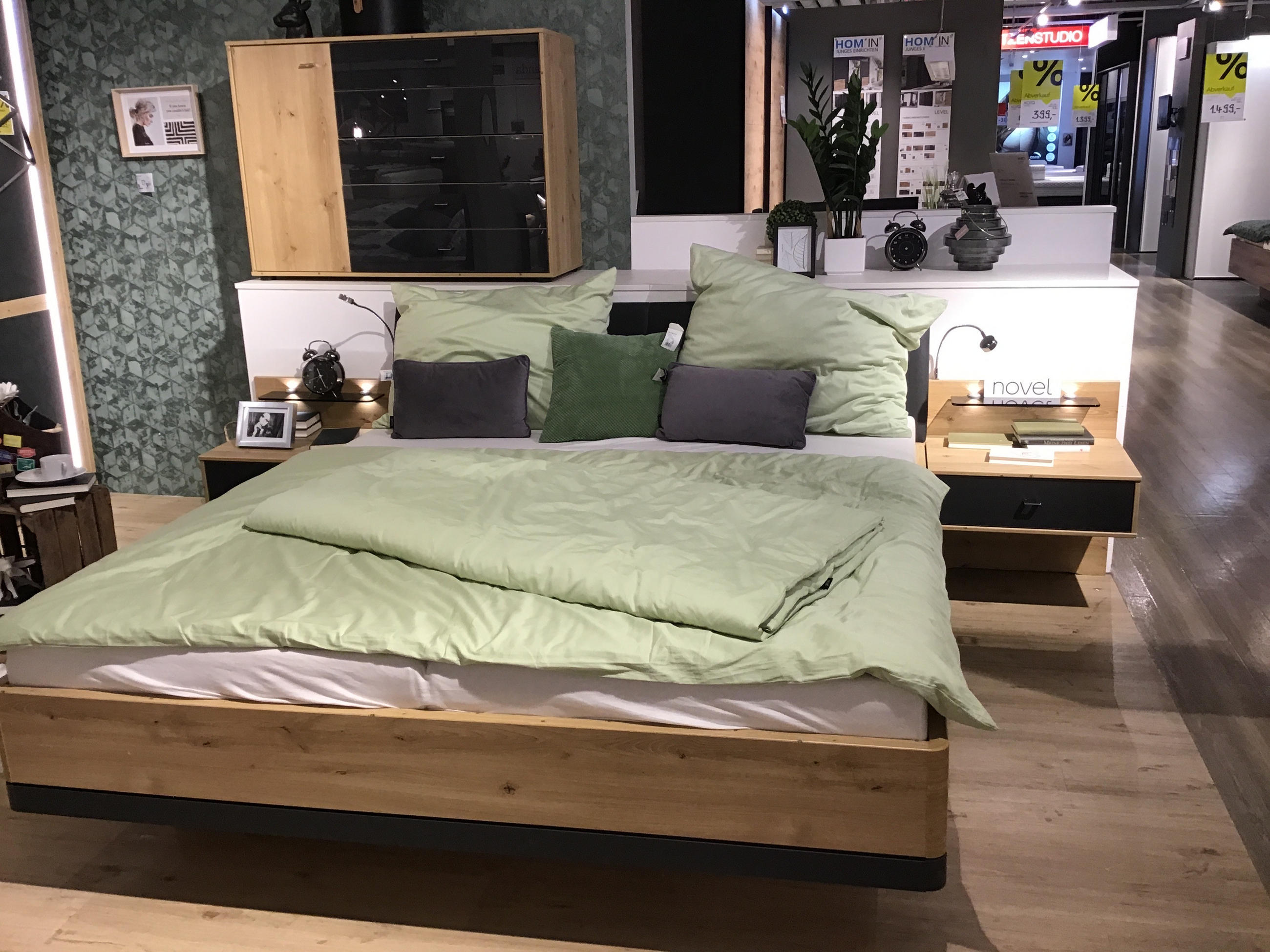 SCHLAFZIMMER SEVILLA - Novel