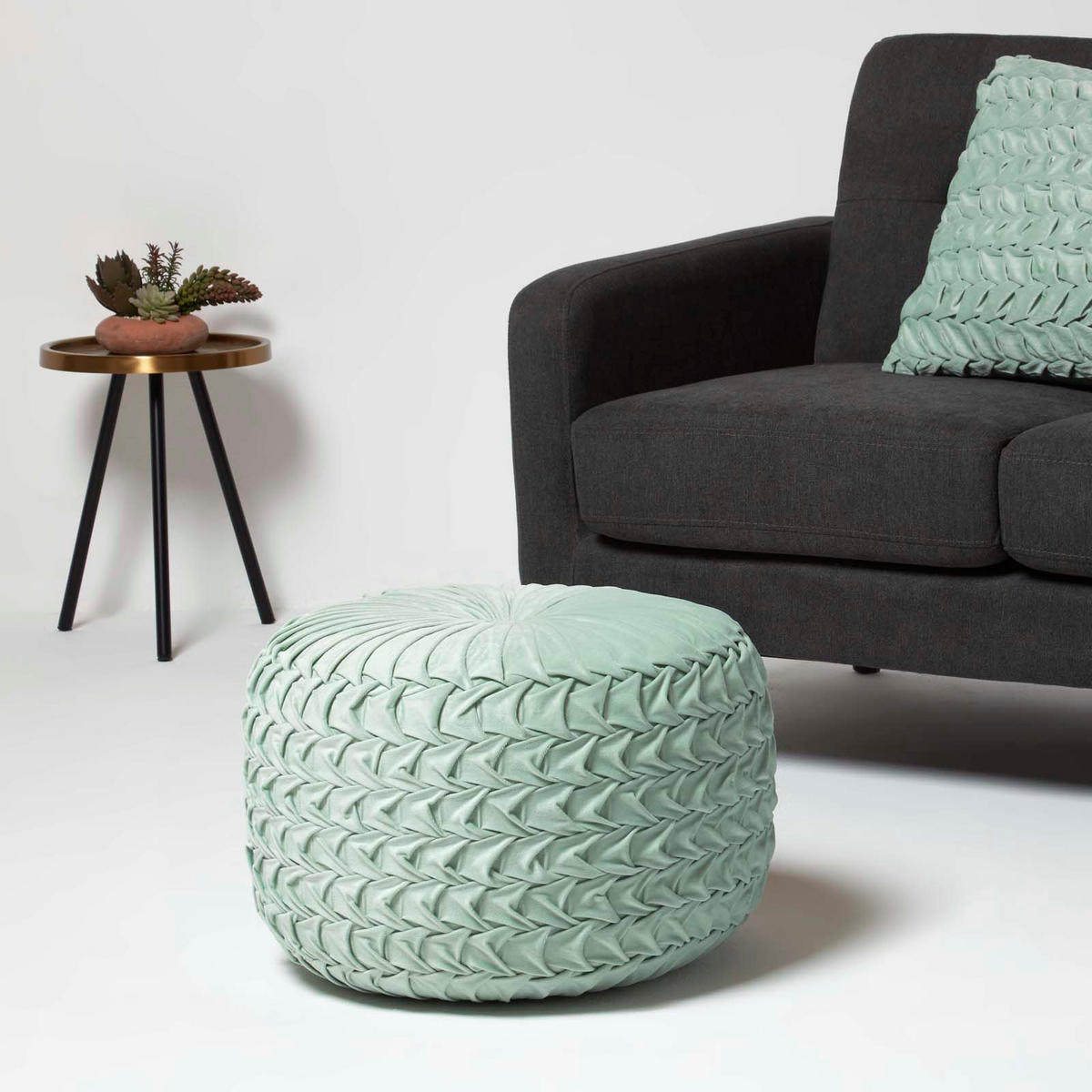 SAMT-POUF Grace grün, plissiert in Flechtoptik, 50/50/35 cm - Mintgrün, Textil (50/35/50cm) - Homescapes