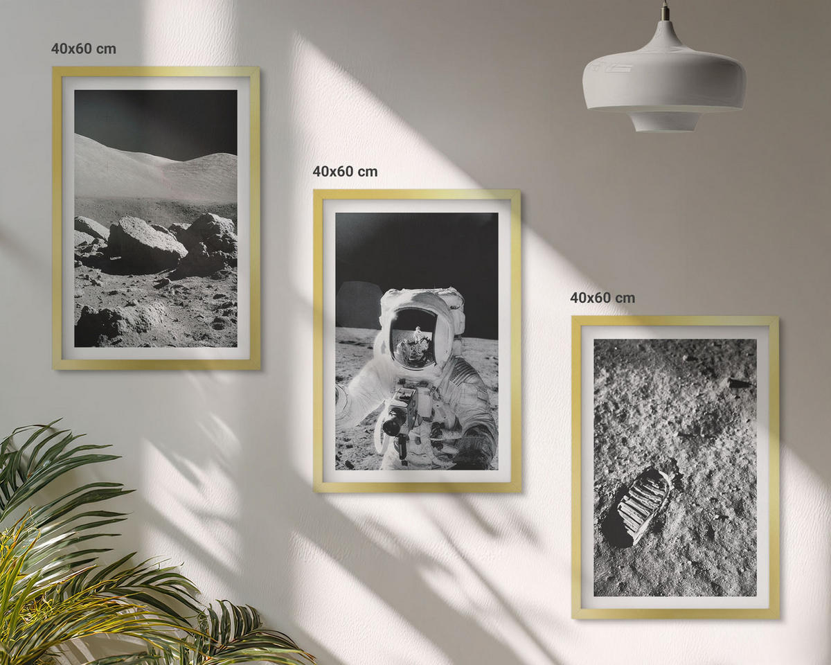 WANDBILDER 3er Set - 40x60 cm Goldrahmen - NASA-Fotos vom Mond Astronaut - Goldfarben, Kunststoff (40/60cm) - ArtPrintCave