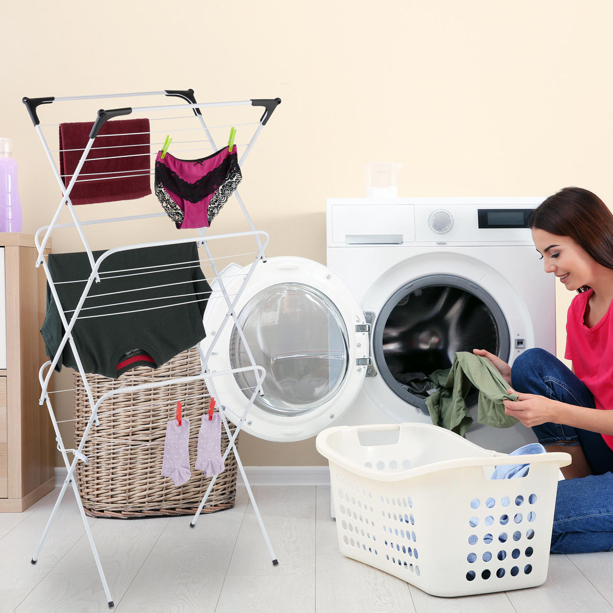 STOJAN na prádlo - biela, kov/plast (62/136/51cm) - Relaxdays