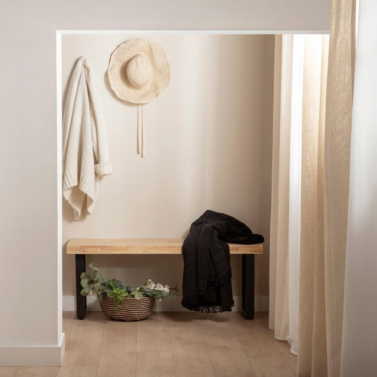 BETTENDE Alys Natürlich 120 cm x 47 cm - Schwarz/Naturfarben, Holz (120/47/34cm) - Klast Home