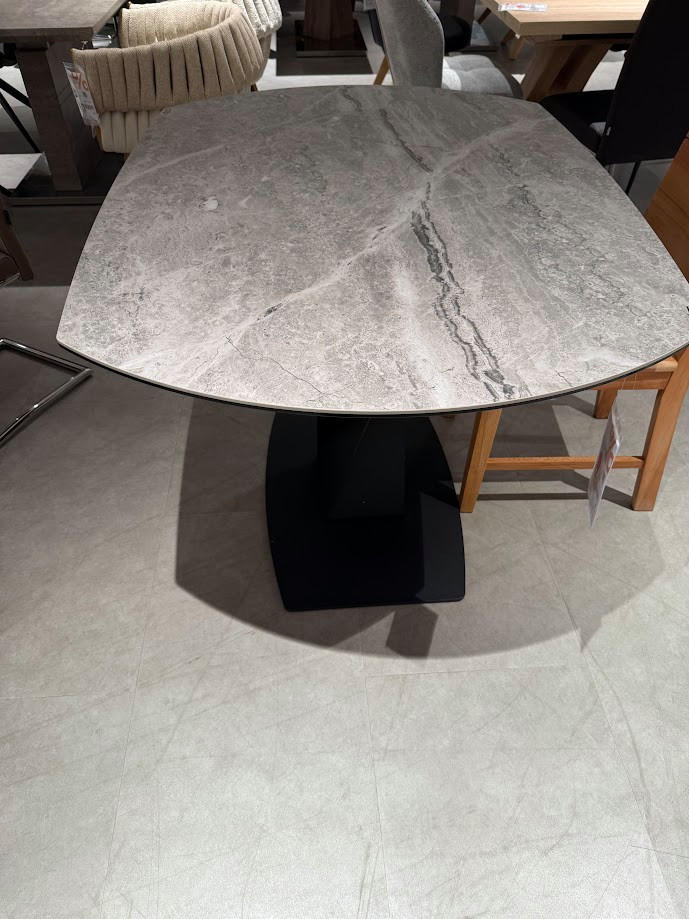 ÉTKEZŐASZTAL DALLAS-BUDAÖRS OUTLET - Novel