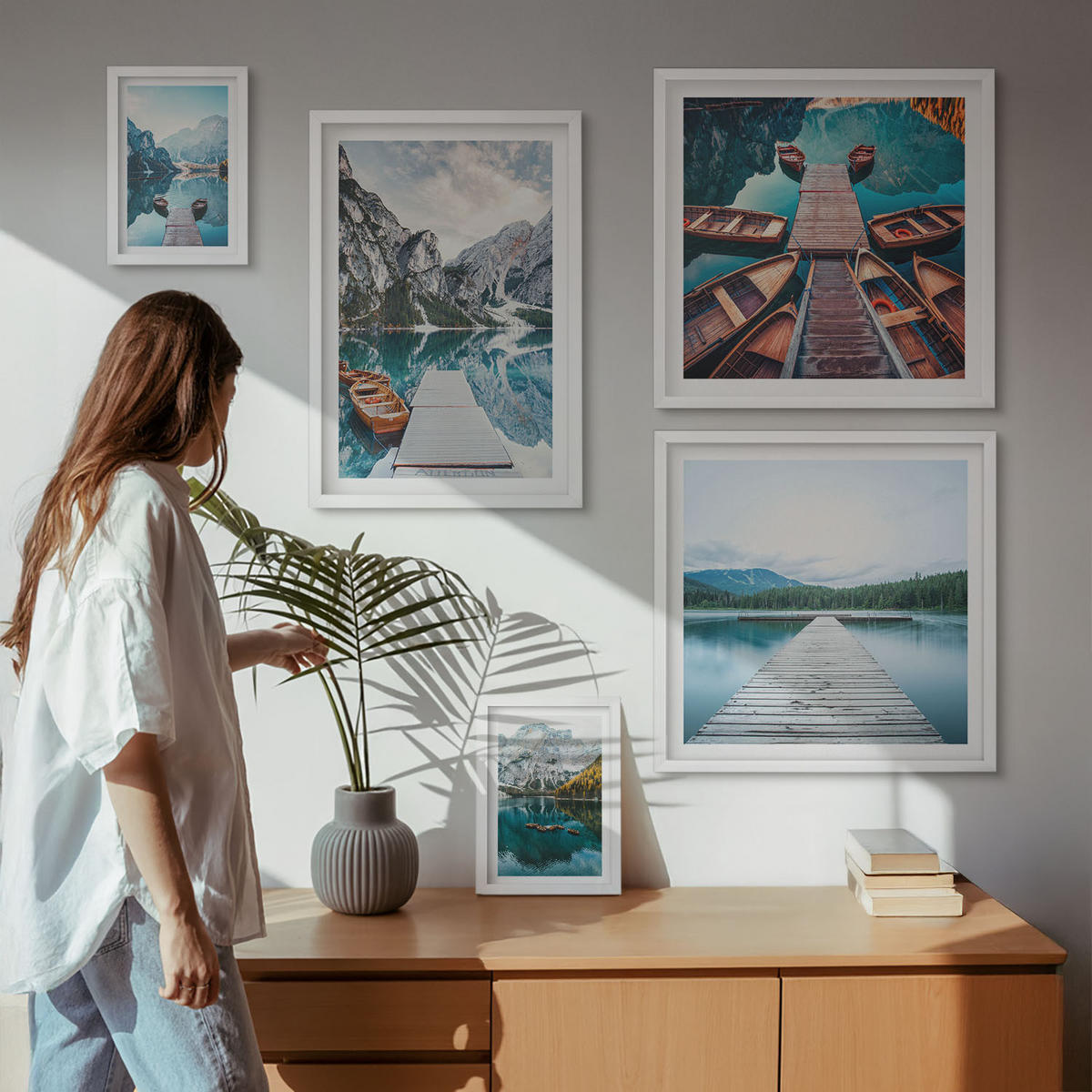 WANDBILDER 5er-Set - 50x50 cm & 20x30 cm & 40x60 cm Weißer Rahmen - Holzstege am See, Boote - Weiß, Kunststoff (40/60cm) - ArtPrintCave