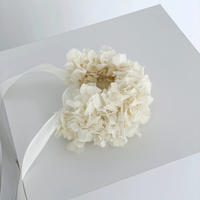 ARMBAND Trockenblumen Hortensie in weiß - weiß / Hortensie - Weiß, Naturmaterialien (15cm) - Lykke & You