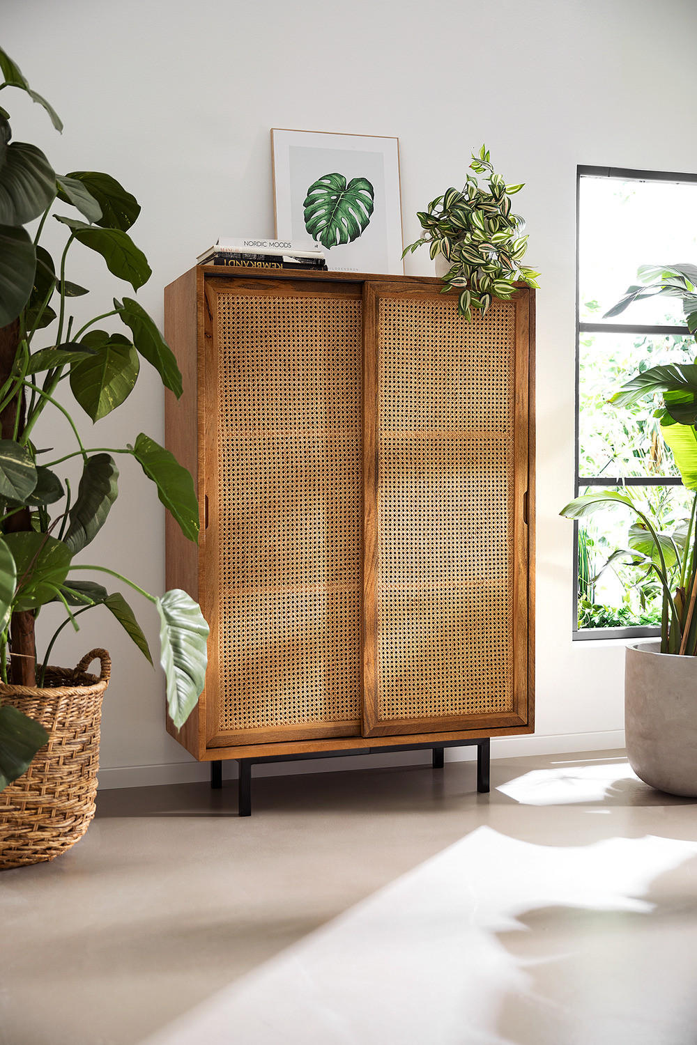 HIGHBOARD - Mango massiv / Wiener Geflecht - Beige/Schwarz, Naturmaterialien (100/150/43cm) - home24